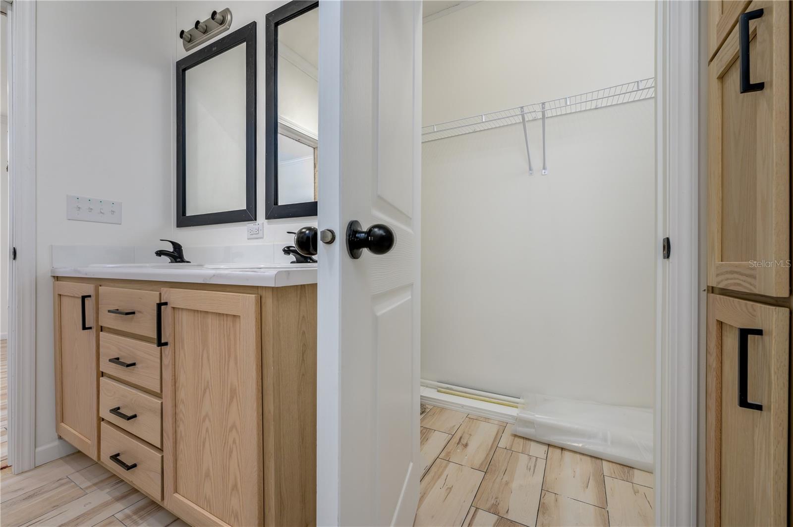Image 17 of 22 For 9619 Gary Street