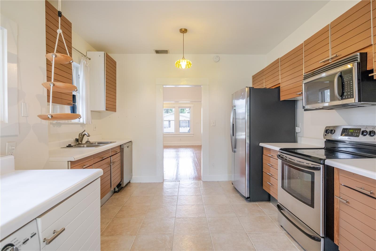 Image 10 of 37 For 506 North Street