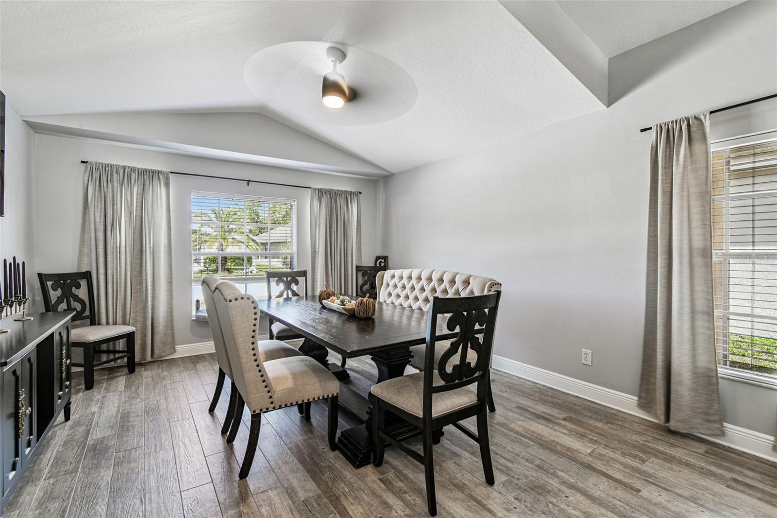 Image 11 of 54 For 9844 Riverchase Drive