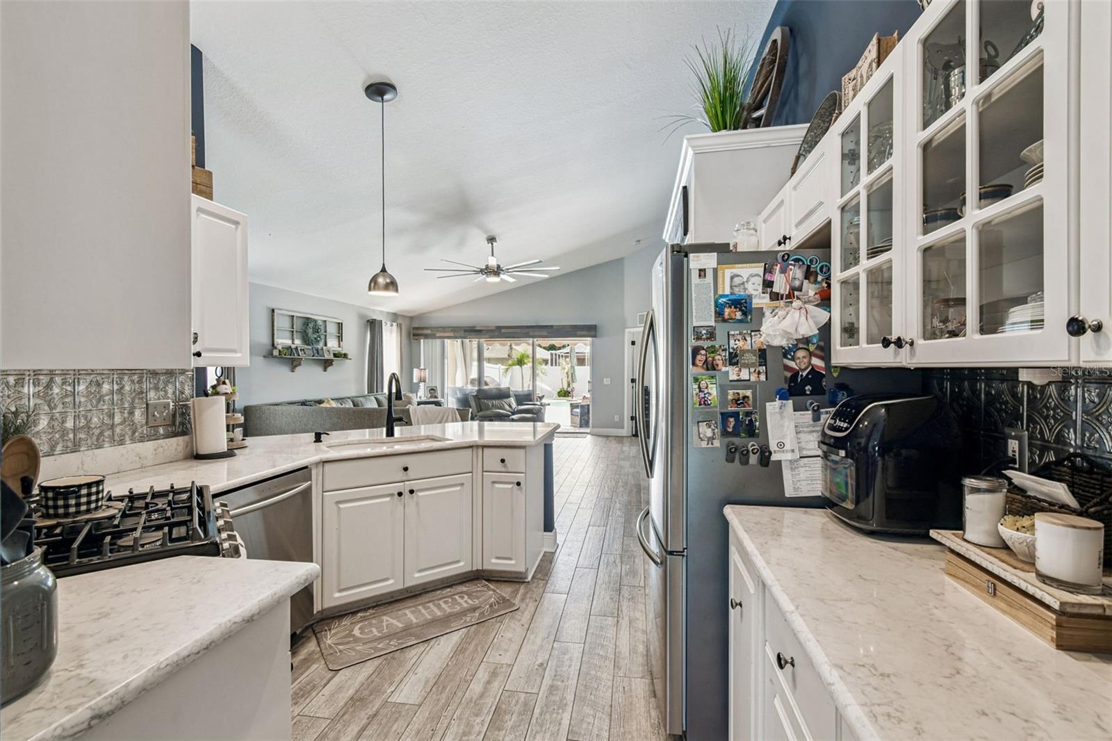 Image 13 of 54 For 9844 Riverchase Drive