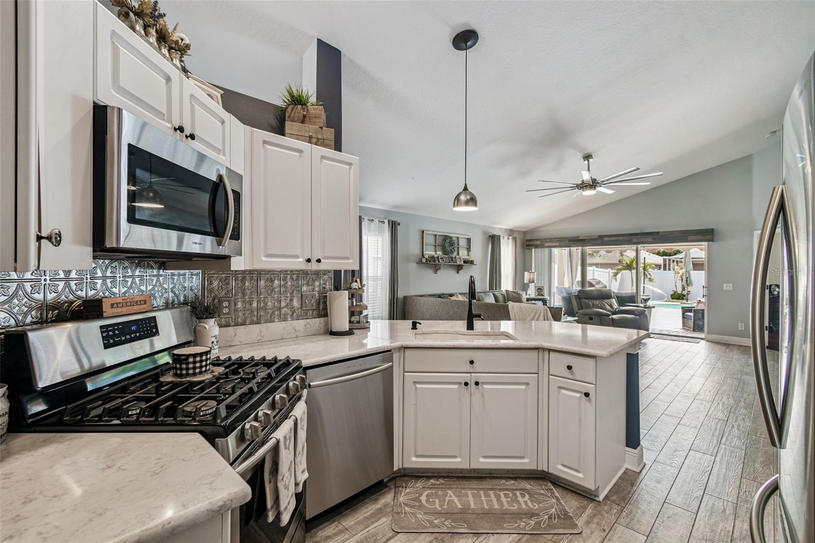 Image 14 of 54 For 9844 Riverchase Drive