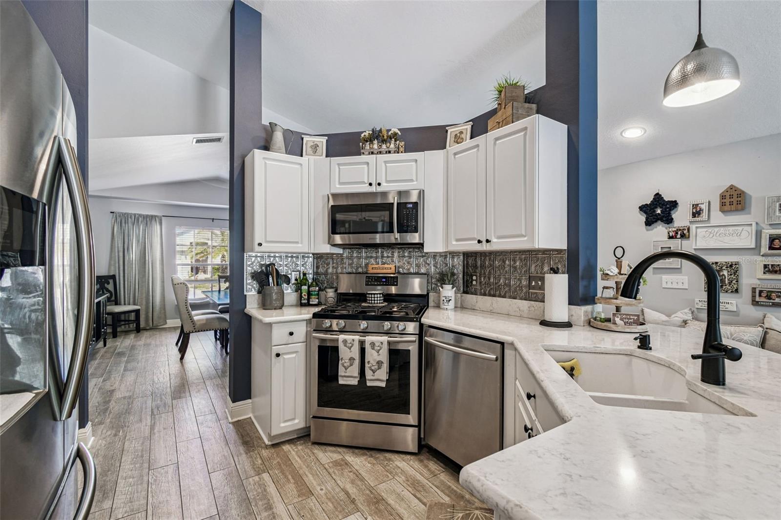 Image 16 of 54 For 9844 Riverchase Drive