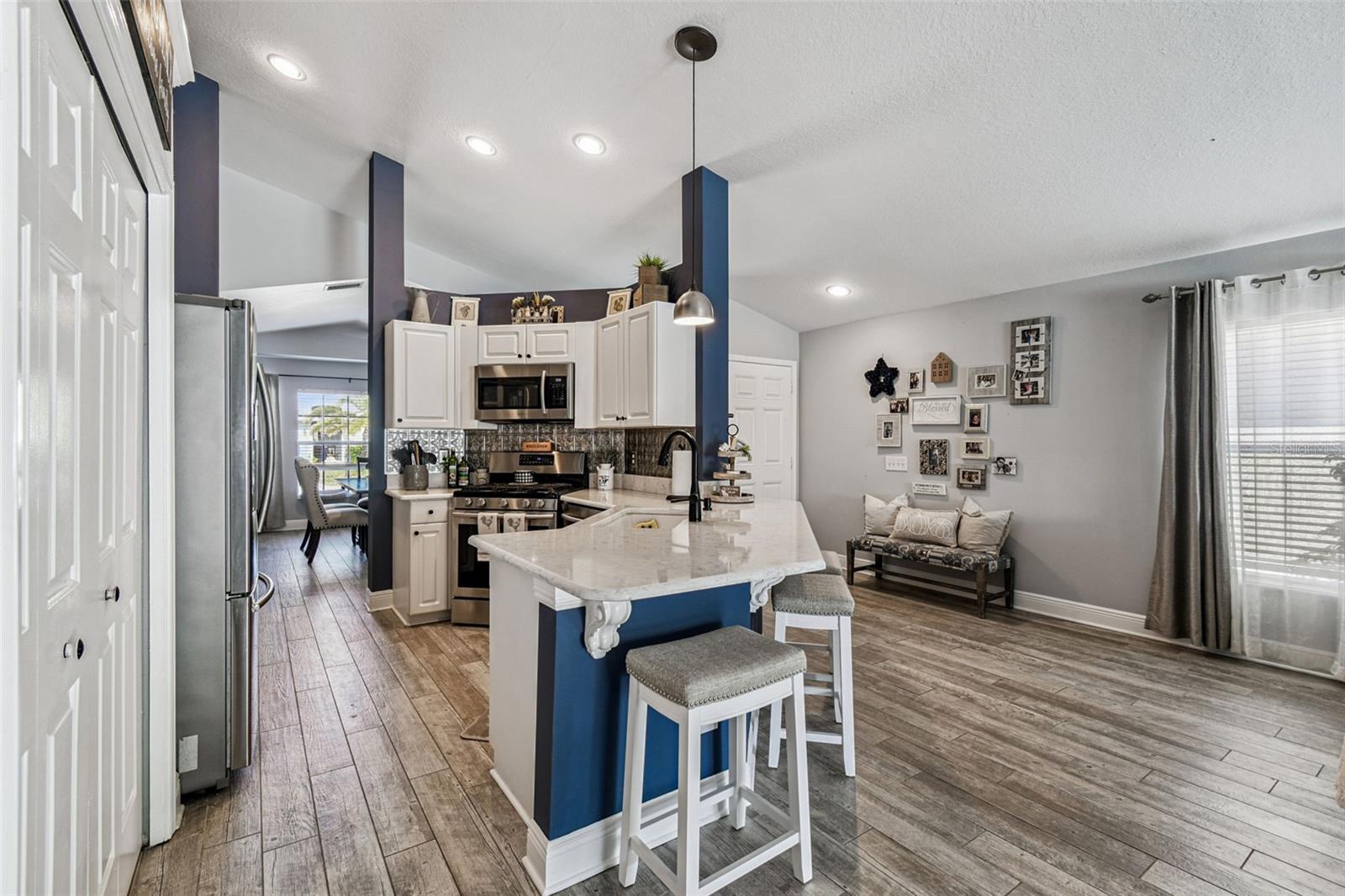 Image 18 of 54 For 9844 Riverchase Drive