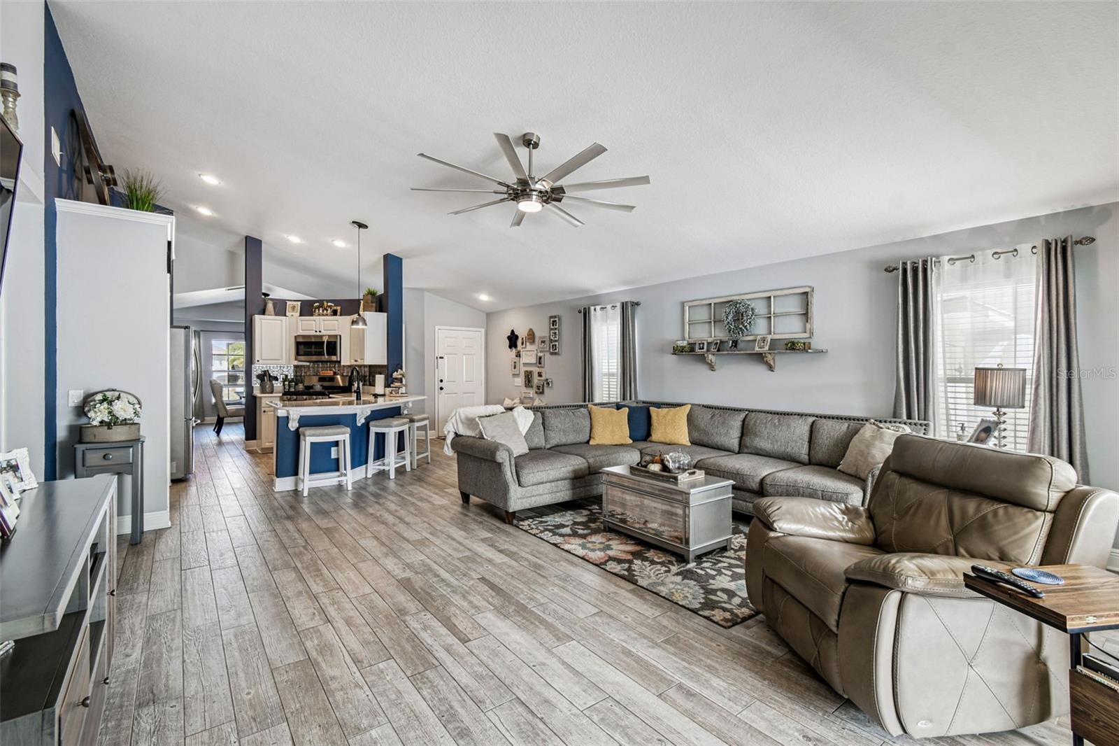 Image 24 of 54 For 9844 Riverchase Drive