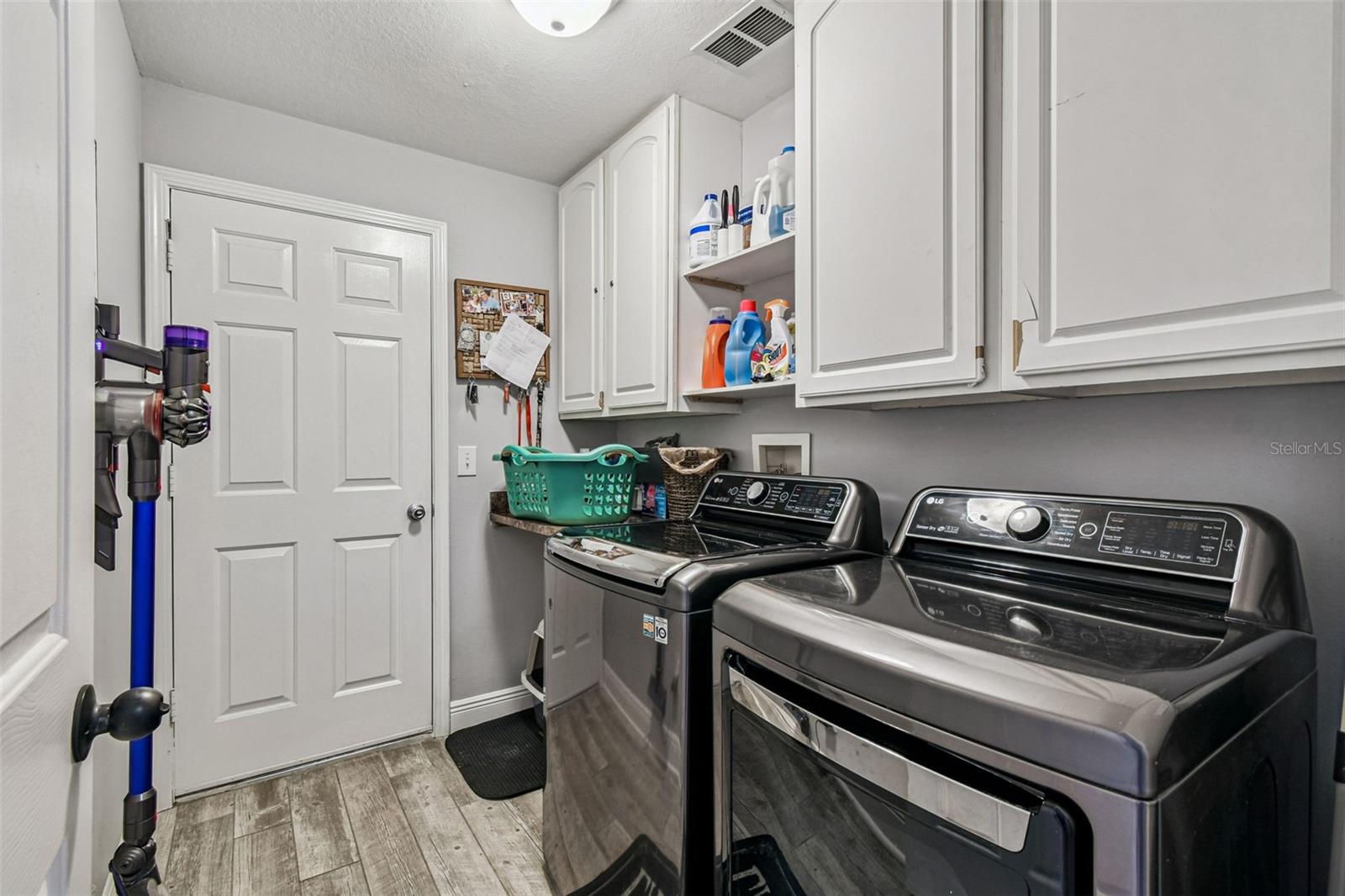 Image 28 of 54 For 9844 Riverchase Drive