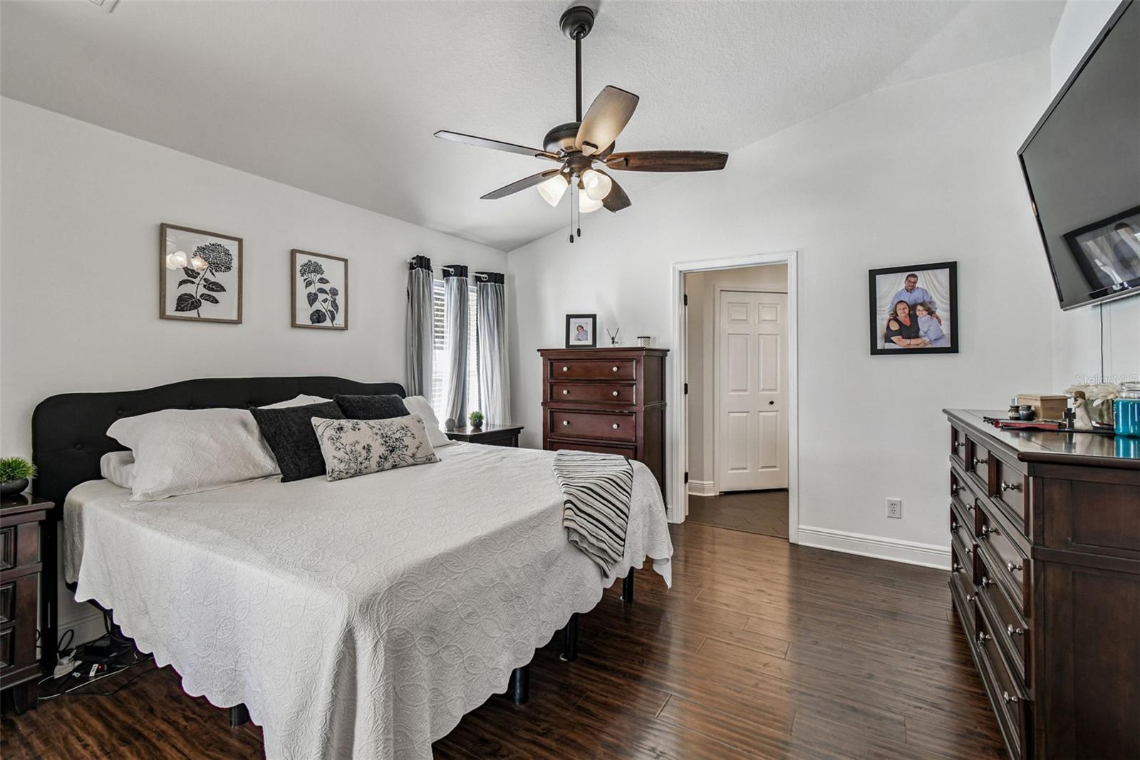 Image 34 of 54 For 9844 Riverchase Drive