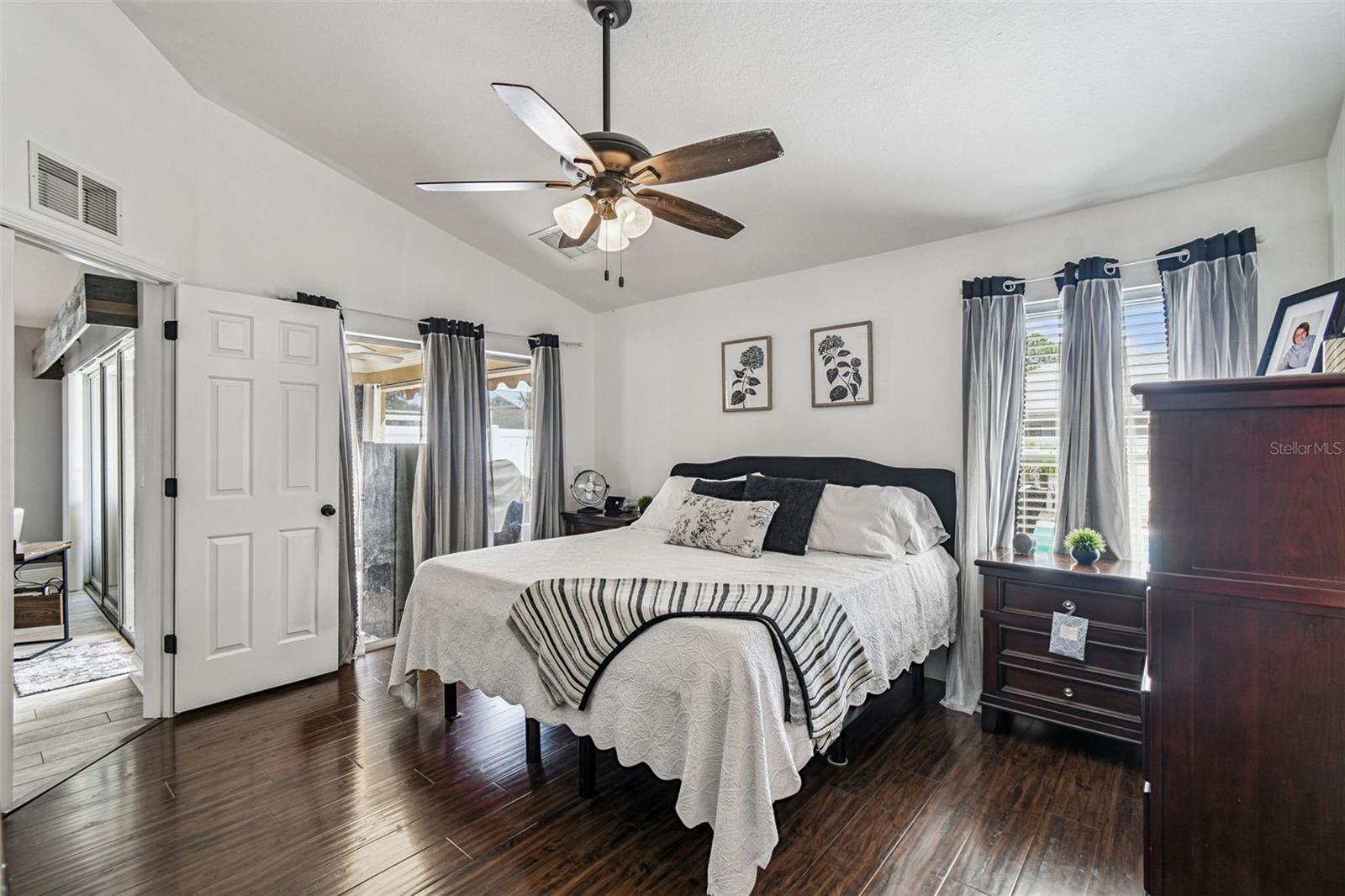 Image 35 of 54 For 9844 Riverchase Drive