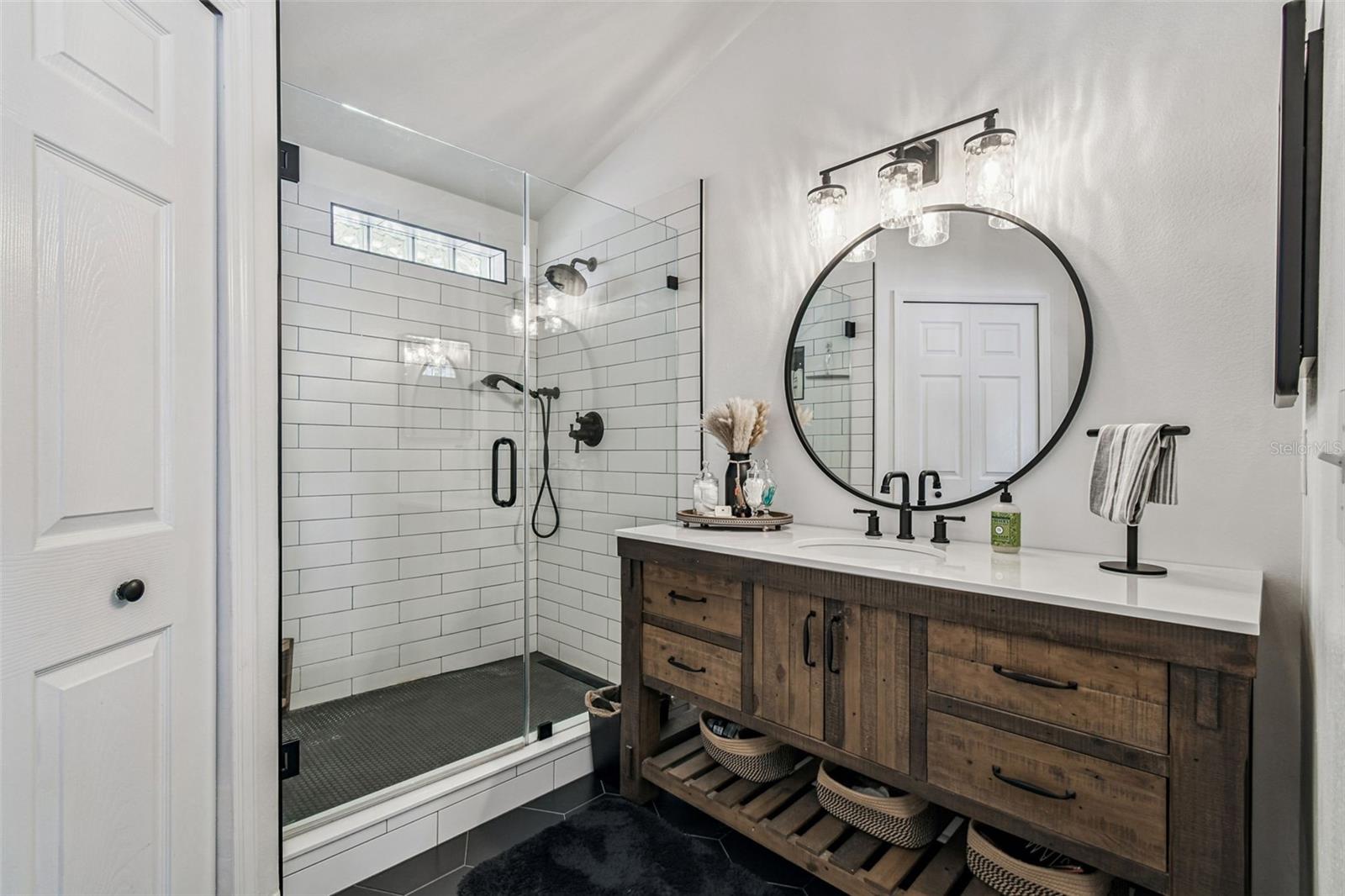 Image 37 of 54 For 9844 Riverchase Drive