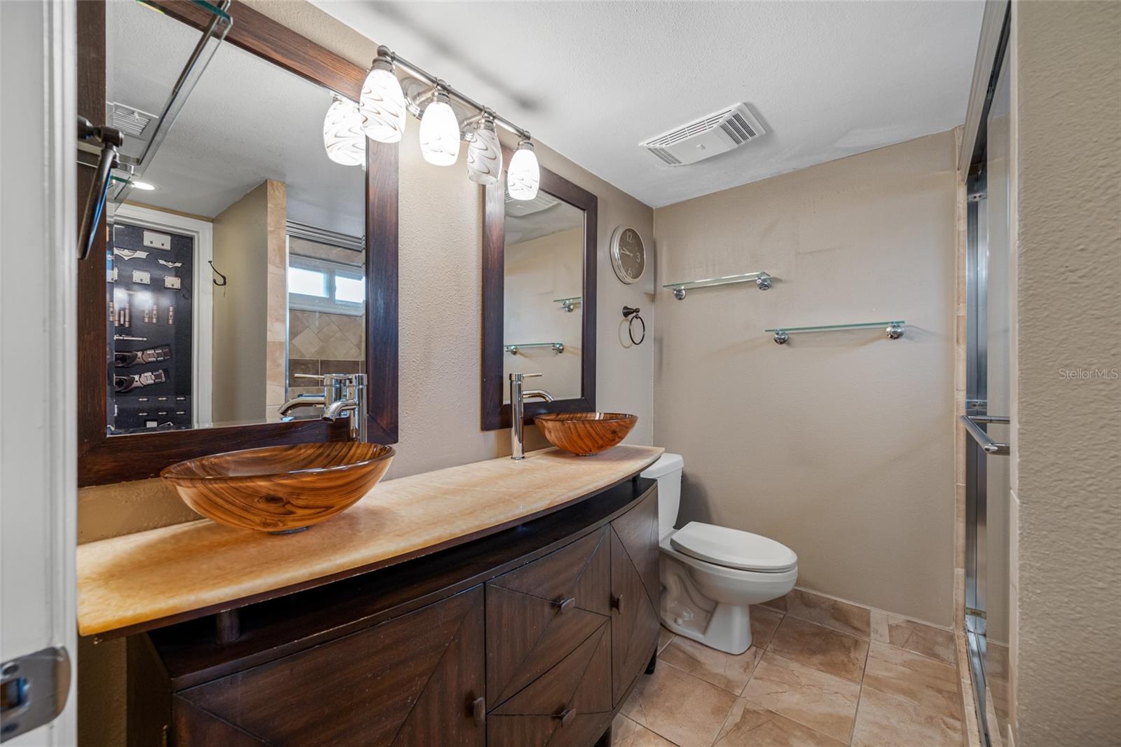 Listing photo id 12 for 12083 72nd Street