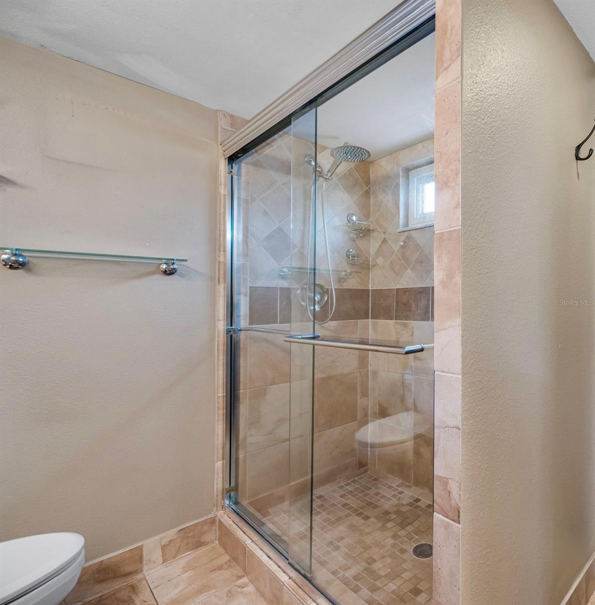 Listing photo id 13 for 12083 72nd Street