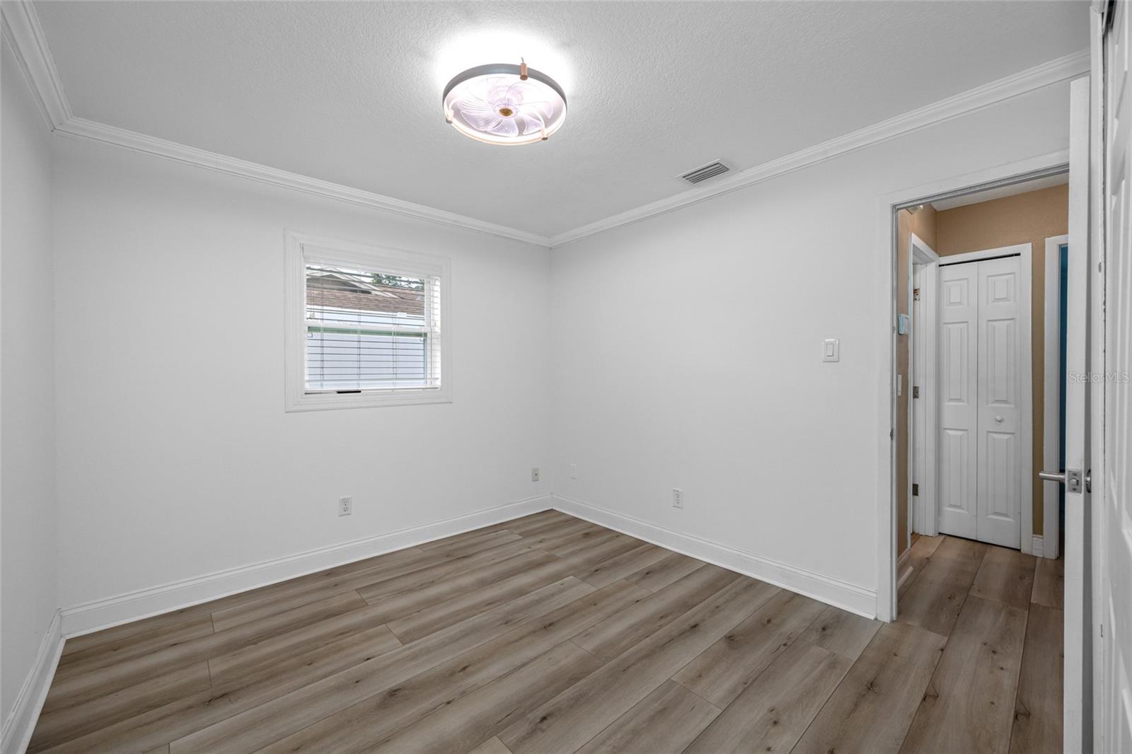 Listing photo id 14 for 12083 72nd Street