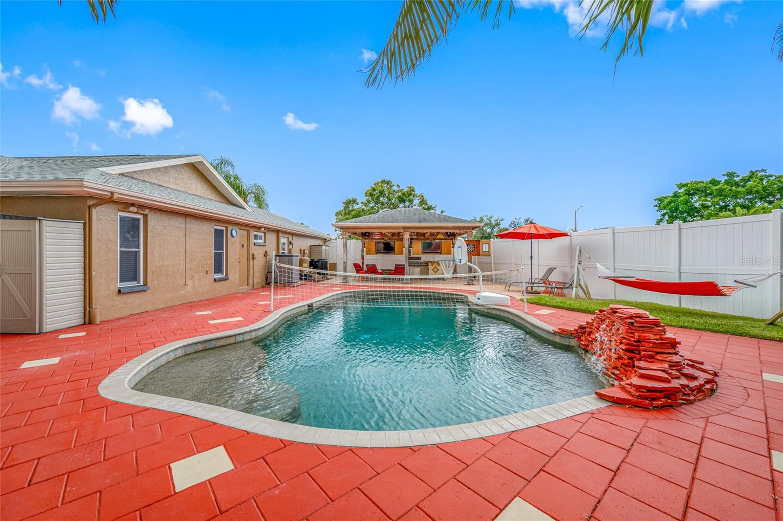 Listing photo id 0 for 12083 72nd Street