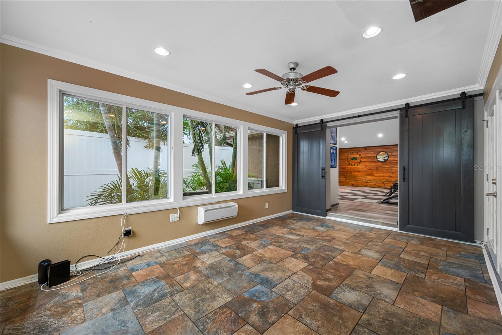 Listing photo id 21 for 12083 72nd Street