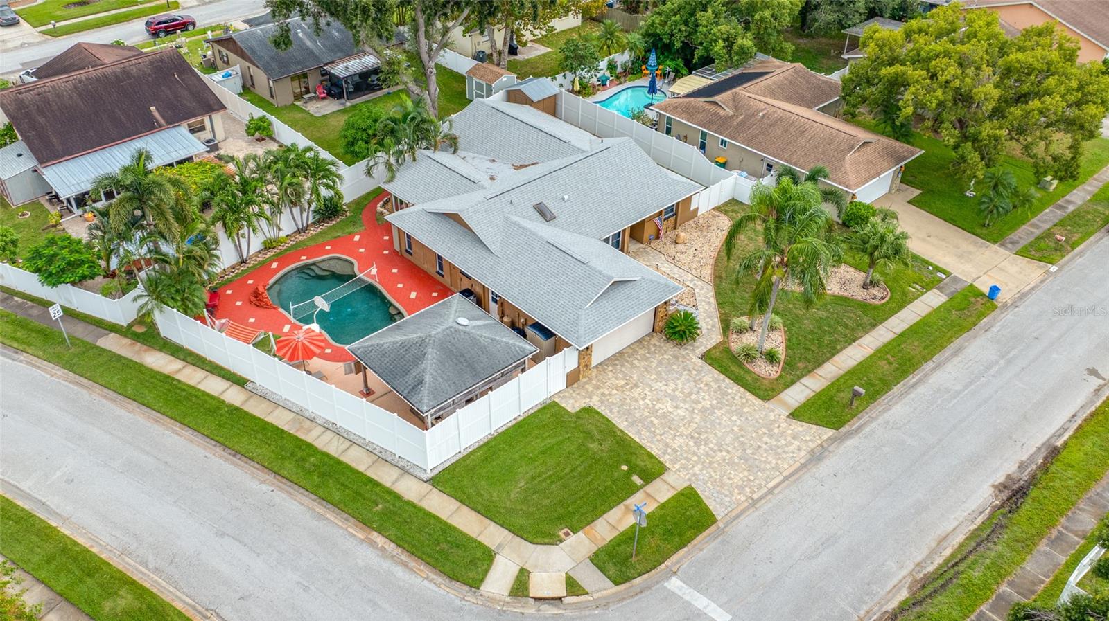 Listing photo id 1 for 12083 72nd Street