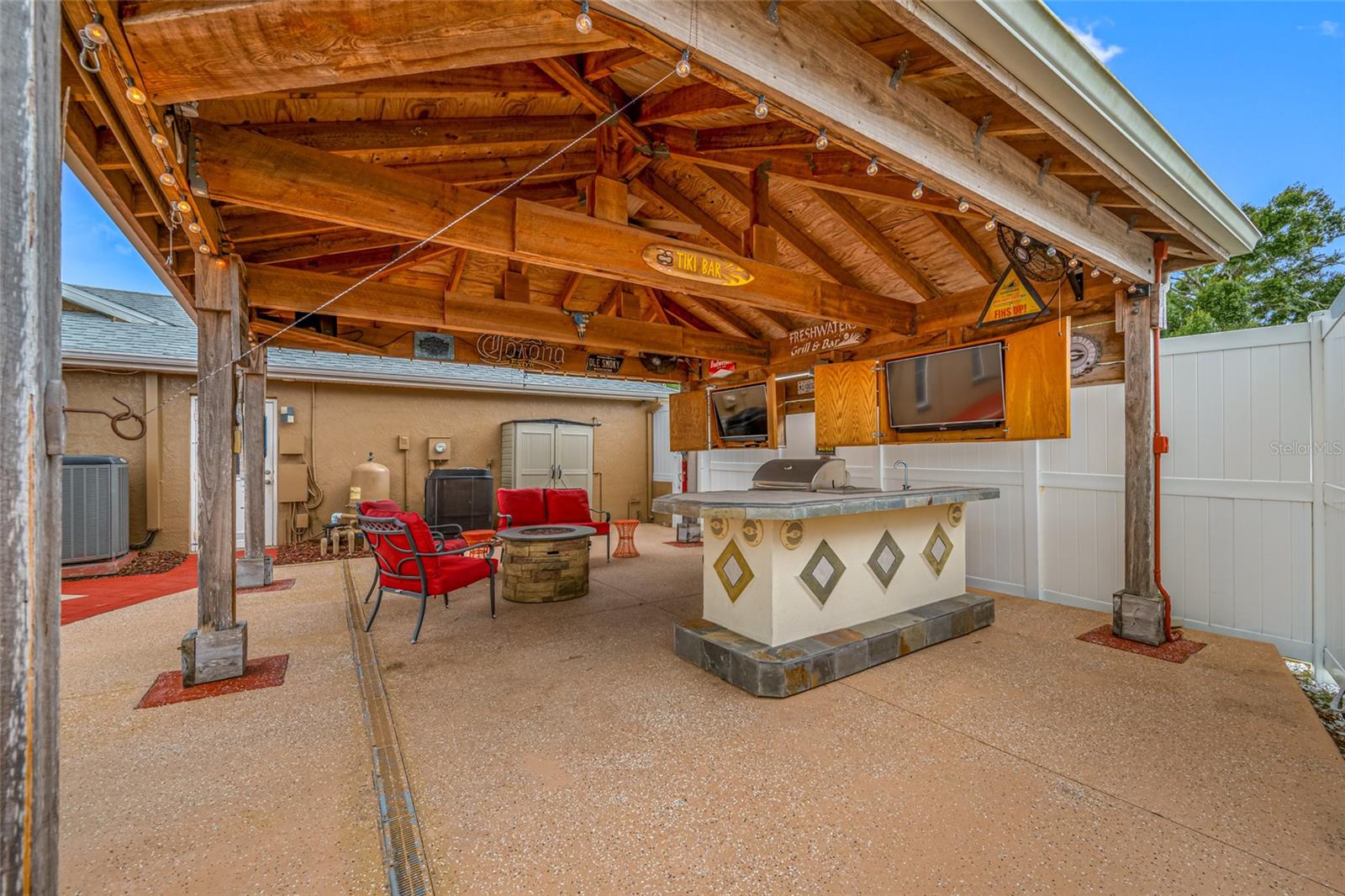 Listing photo id 29 for 12083 72nd Street