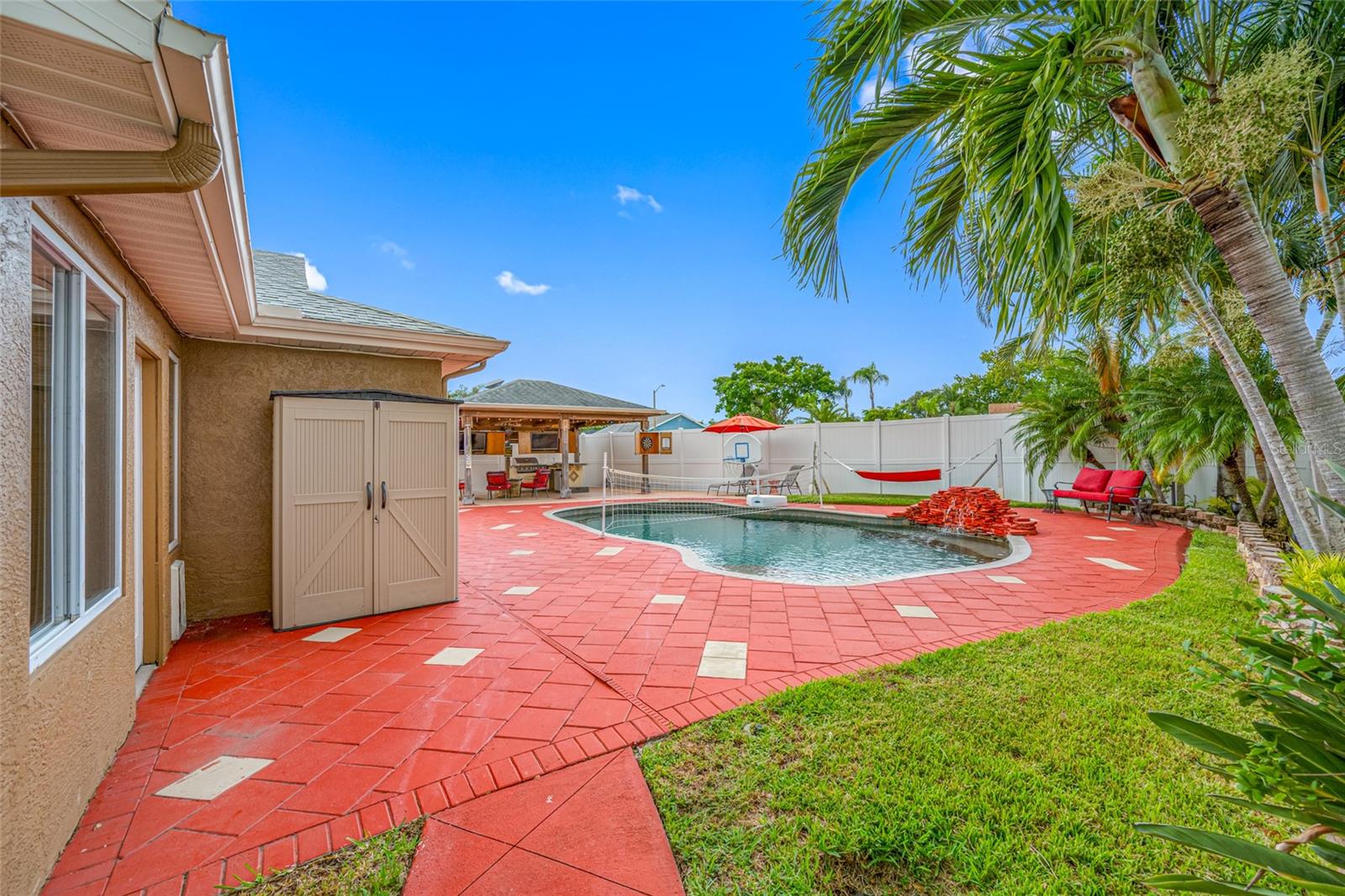 Listing photo id 38 for 12083 72nd Street