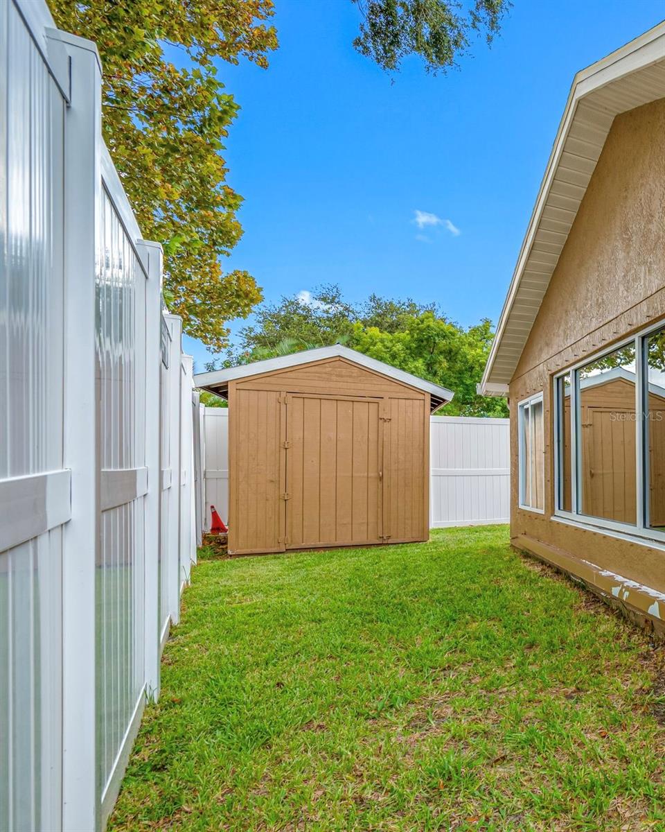 Listing photo id 40 for 12083 72nd Street