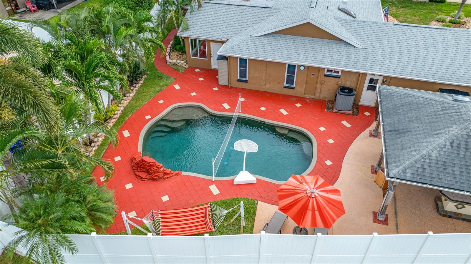 Listing photo id 41 for 12083 72nd Street