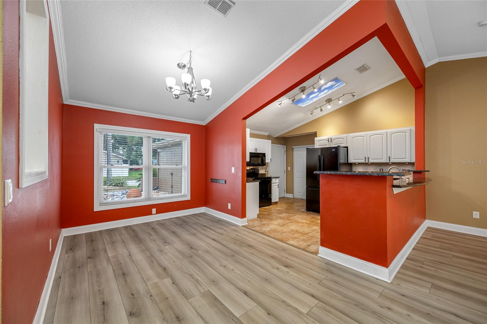Listing photo id 6 for 12083 72nd Street