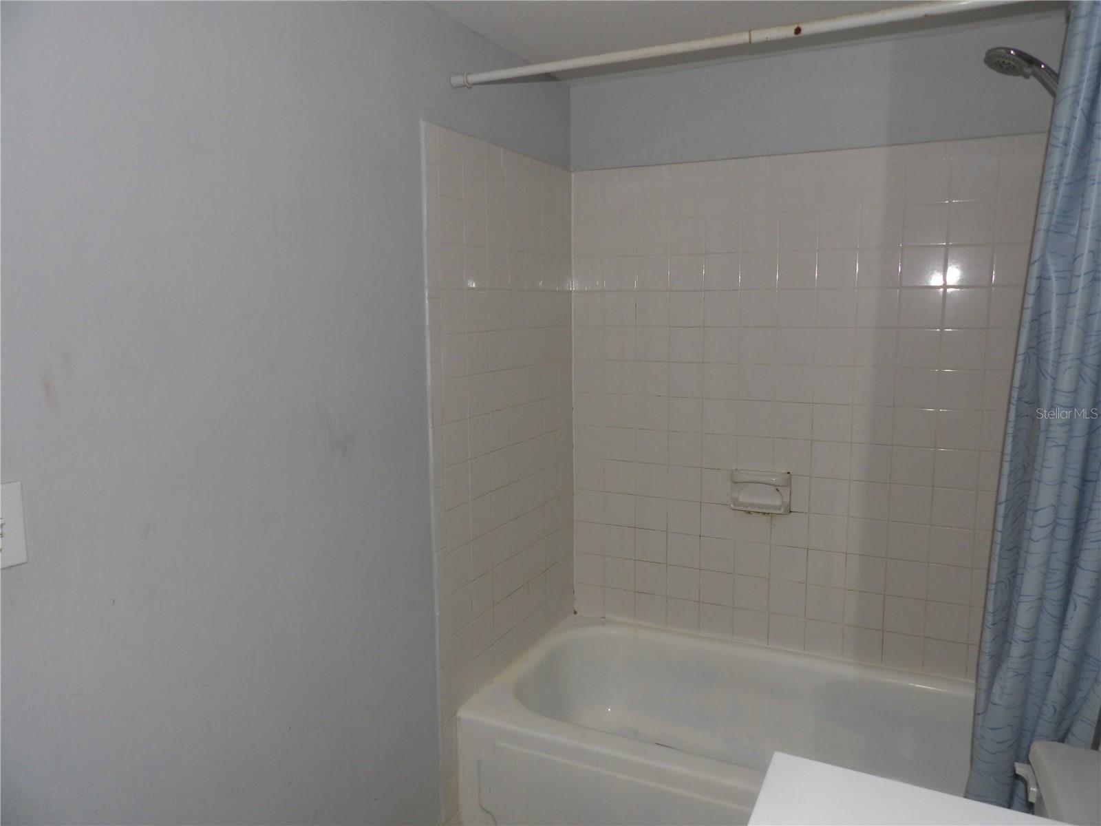 Image 18 of 28 For 8602 Champlain  87