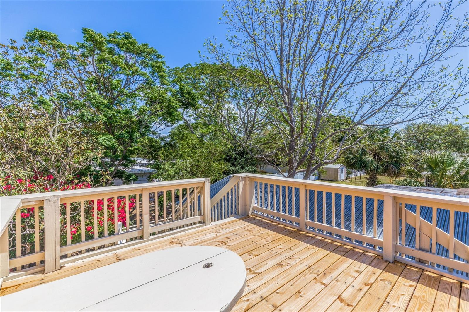 Image 33 of 41 For 834 Riverside Drive