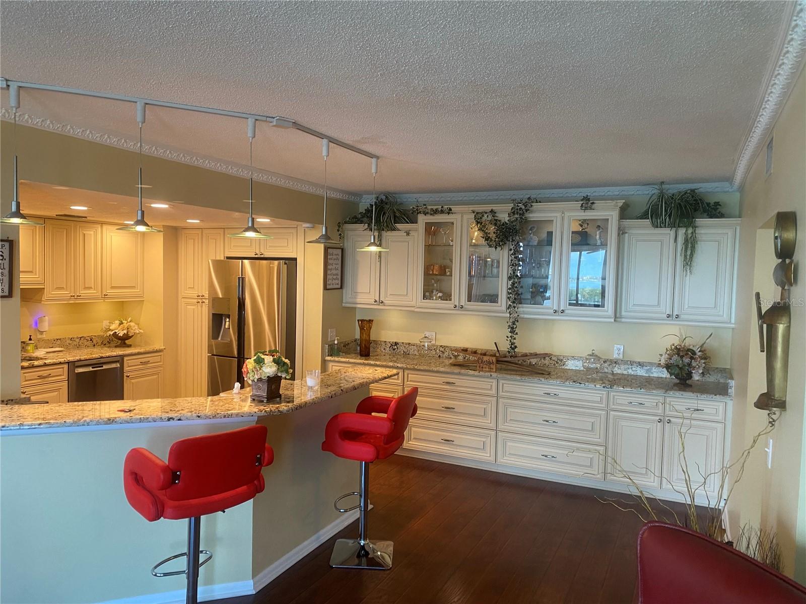 Image 16 of 89 For 7100 Sunshine Skyway Lane S 906