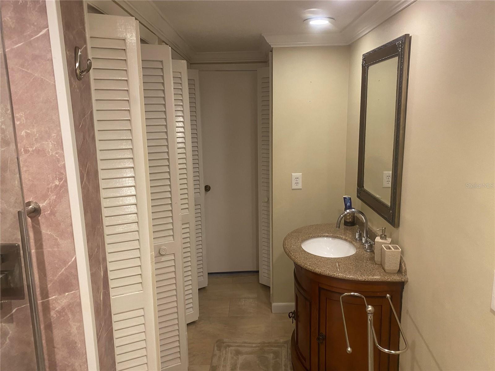 Image 24 of 89 For 7100 Sunshine Skyway Lane S 906