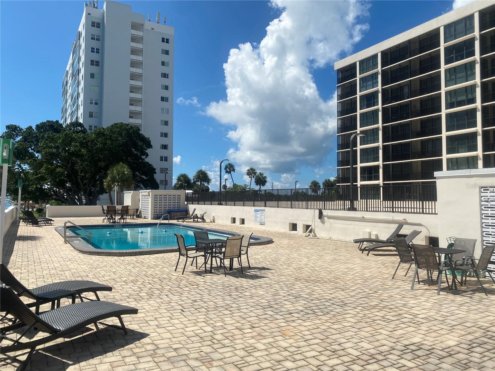 Image 3 of 89 For 7100 Sunshine Skyway Lane S 906