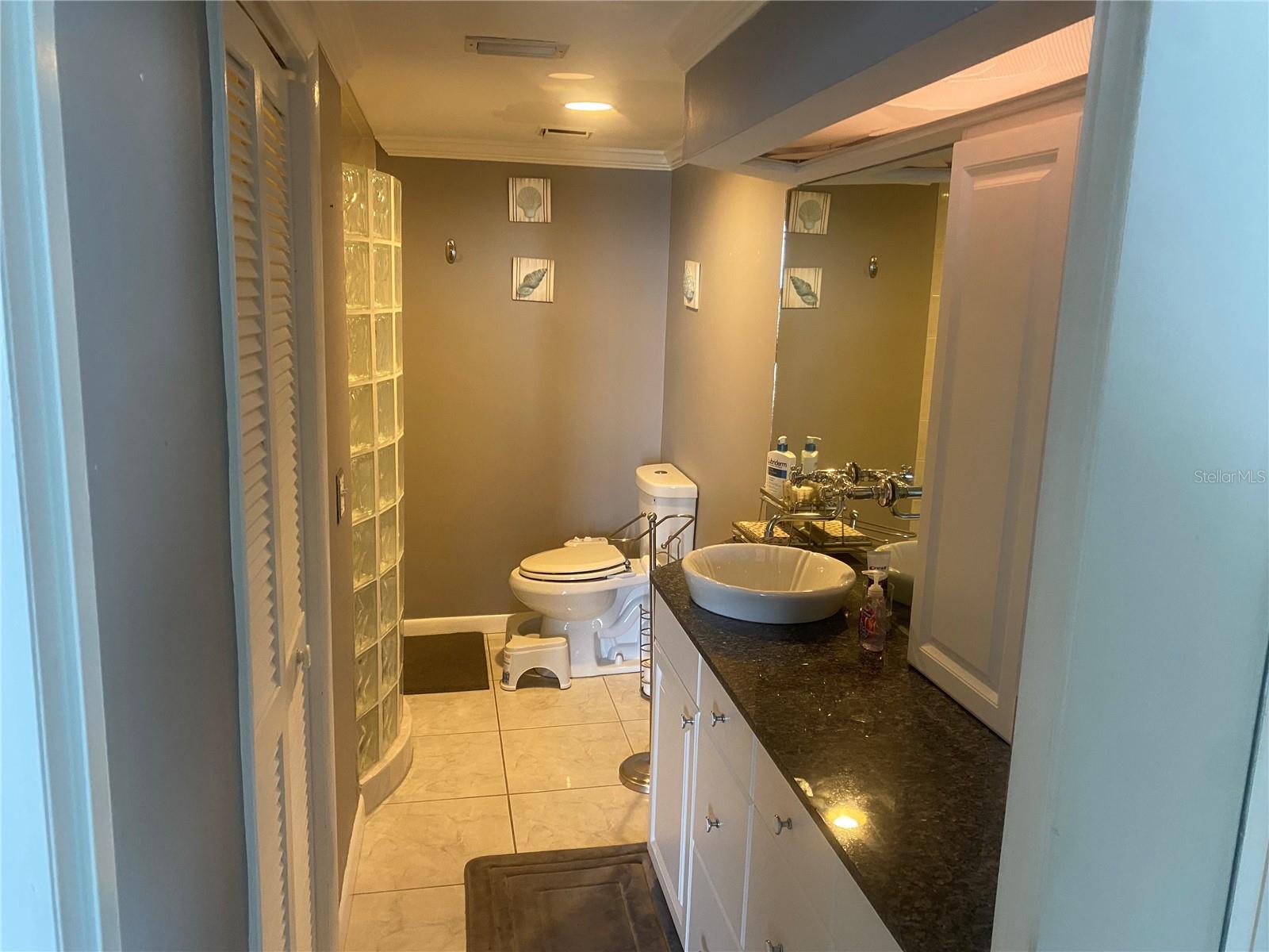Image 35 of 89 For 7100 Sunshine Skyway Lane S 906