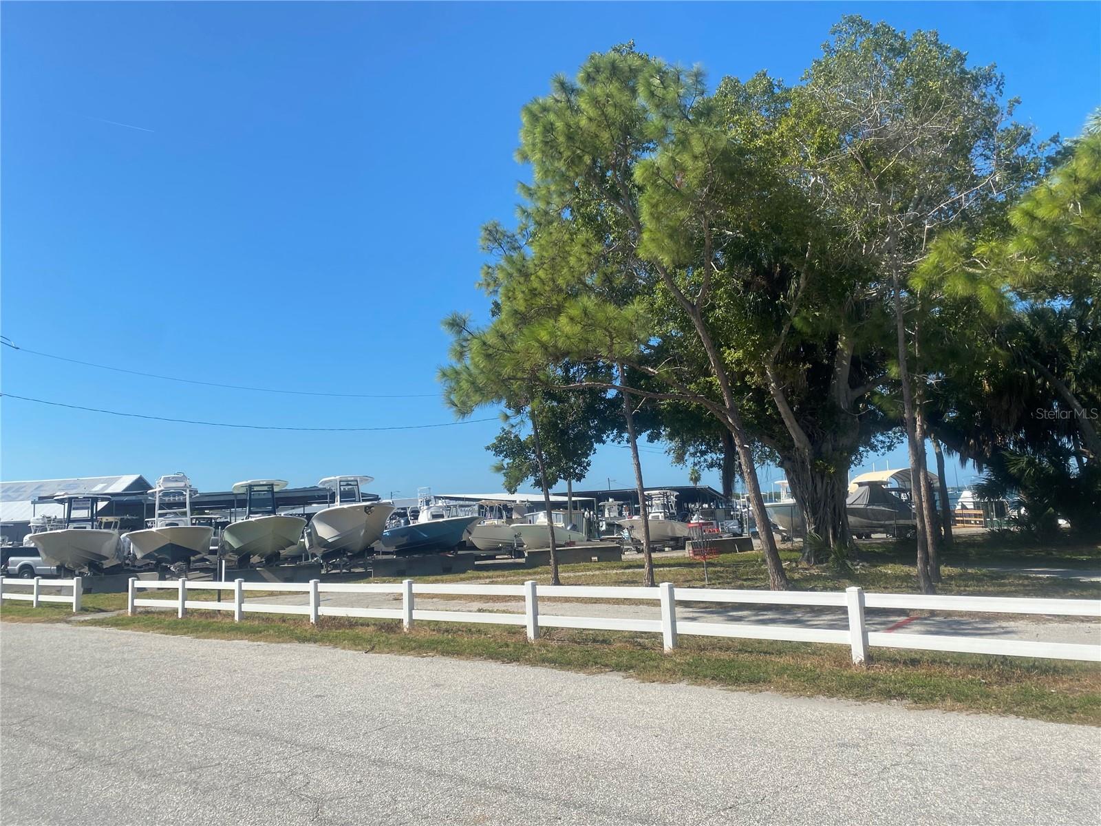 Image 67 of 89 For 7100 Sunshine Skyway Lane S 906