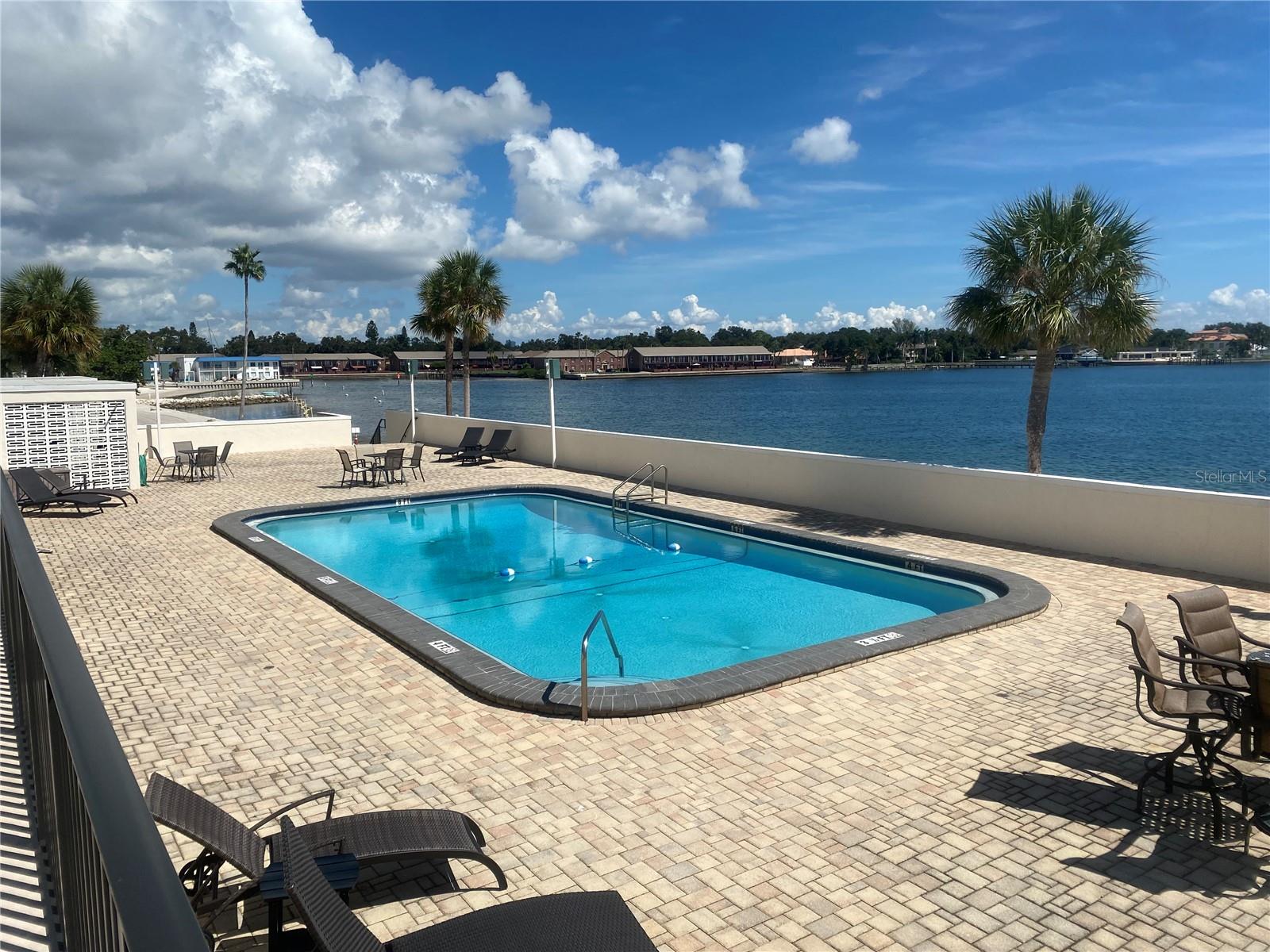 Image 7 of 89 For 7100 Sunshine Skyway Lane S 906