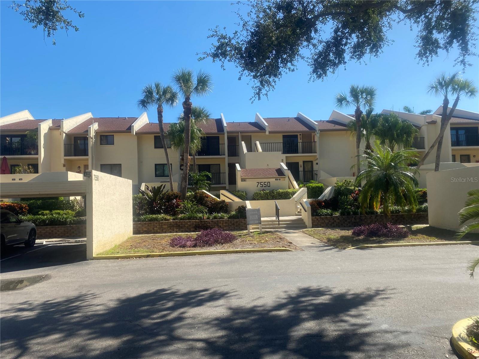 Image 79 of 89 For 7100 Sunshine Skyway Lane S 906