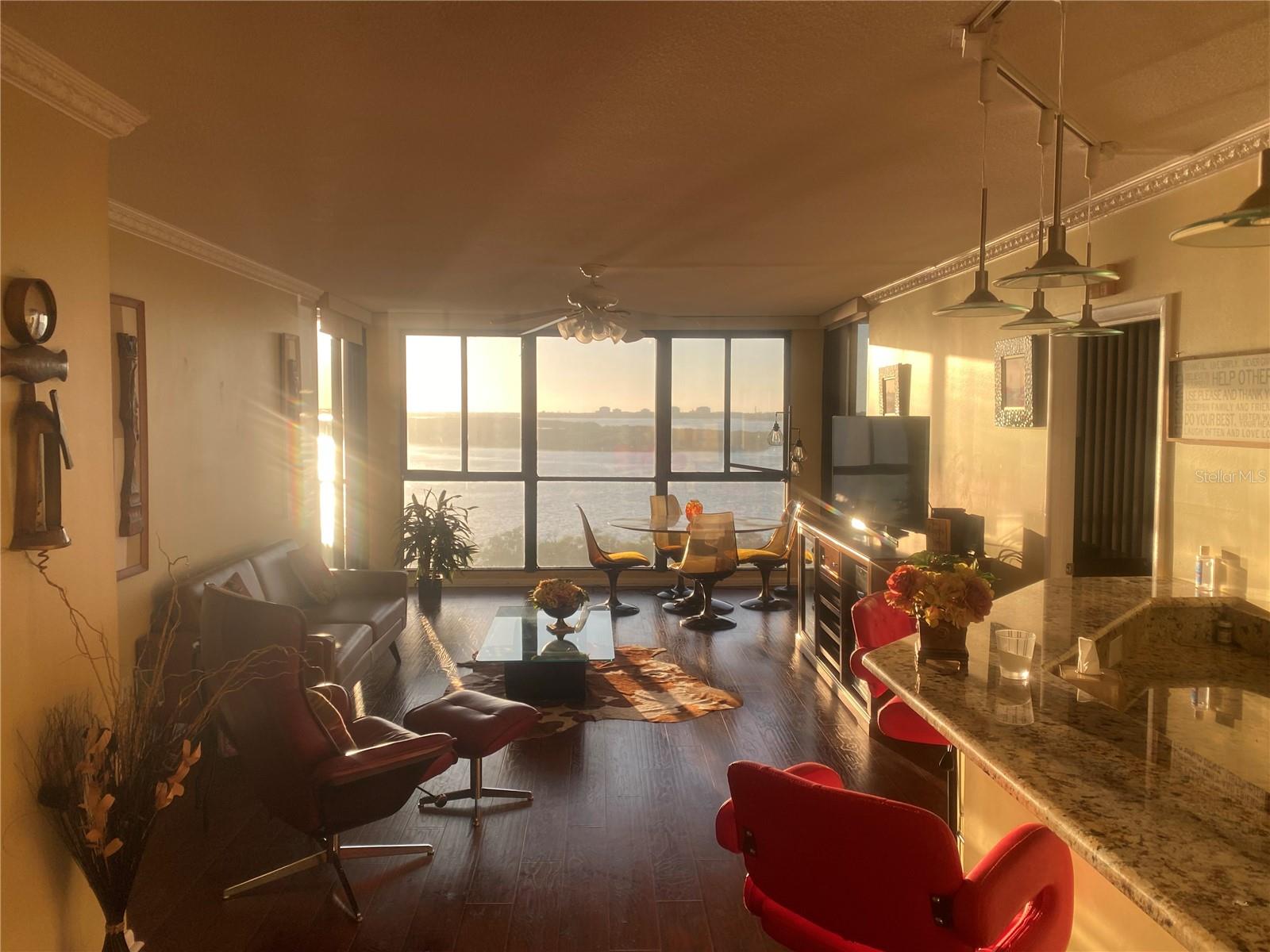 Image 92 of 95 For 7100 Sunshine Skyway Lane S 906