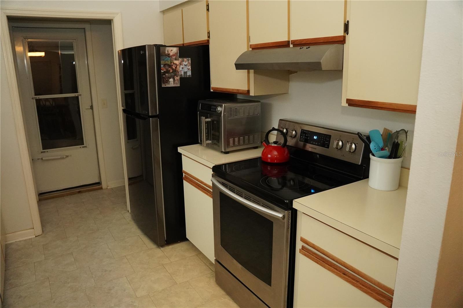 Listing photo id 11 for 1621 Southwind Drive