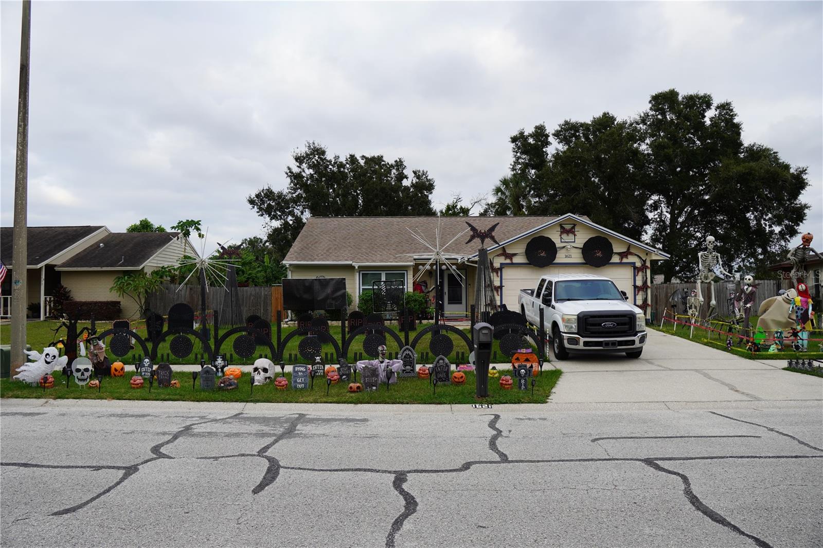 Listing photo id 0 for 1621 Southwind Drive
