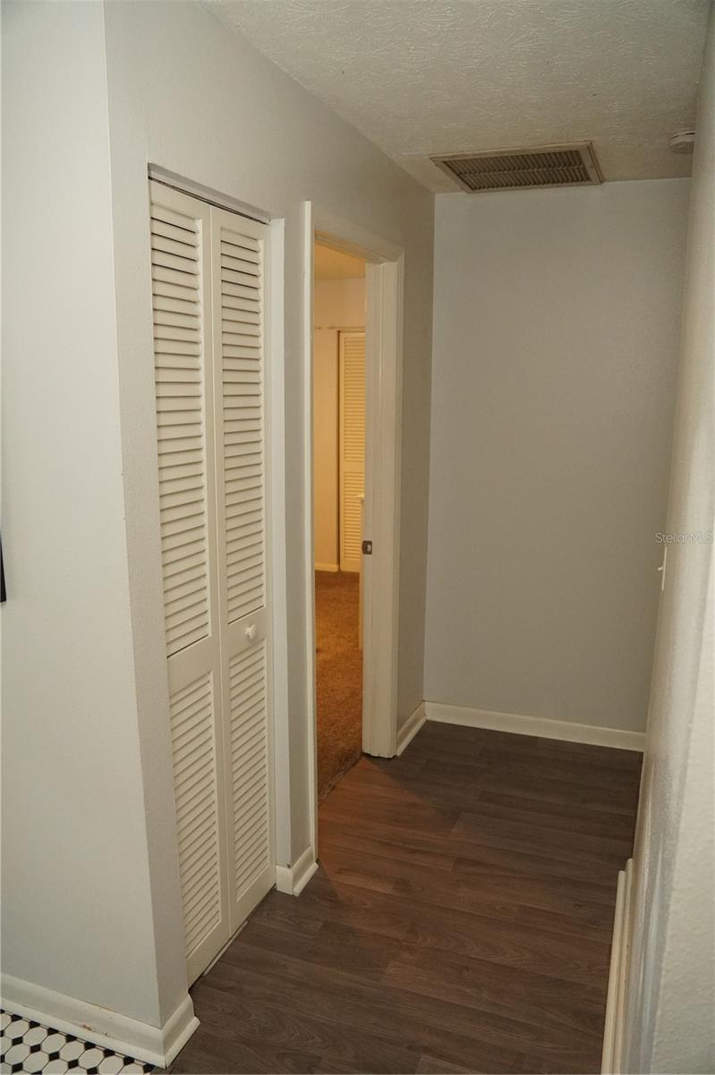 Listing photo id 24 for 1621 Southwind Drive