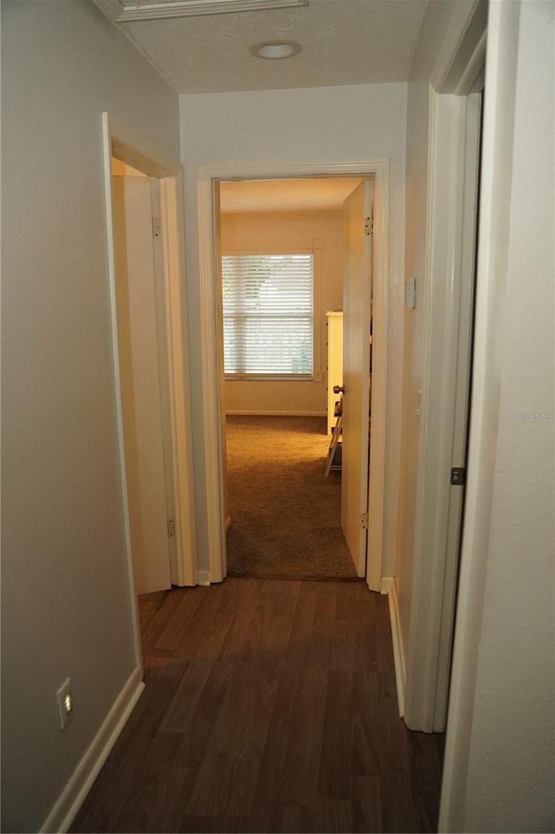 Listing photo id 25 for 1621 Southwind Drive