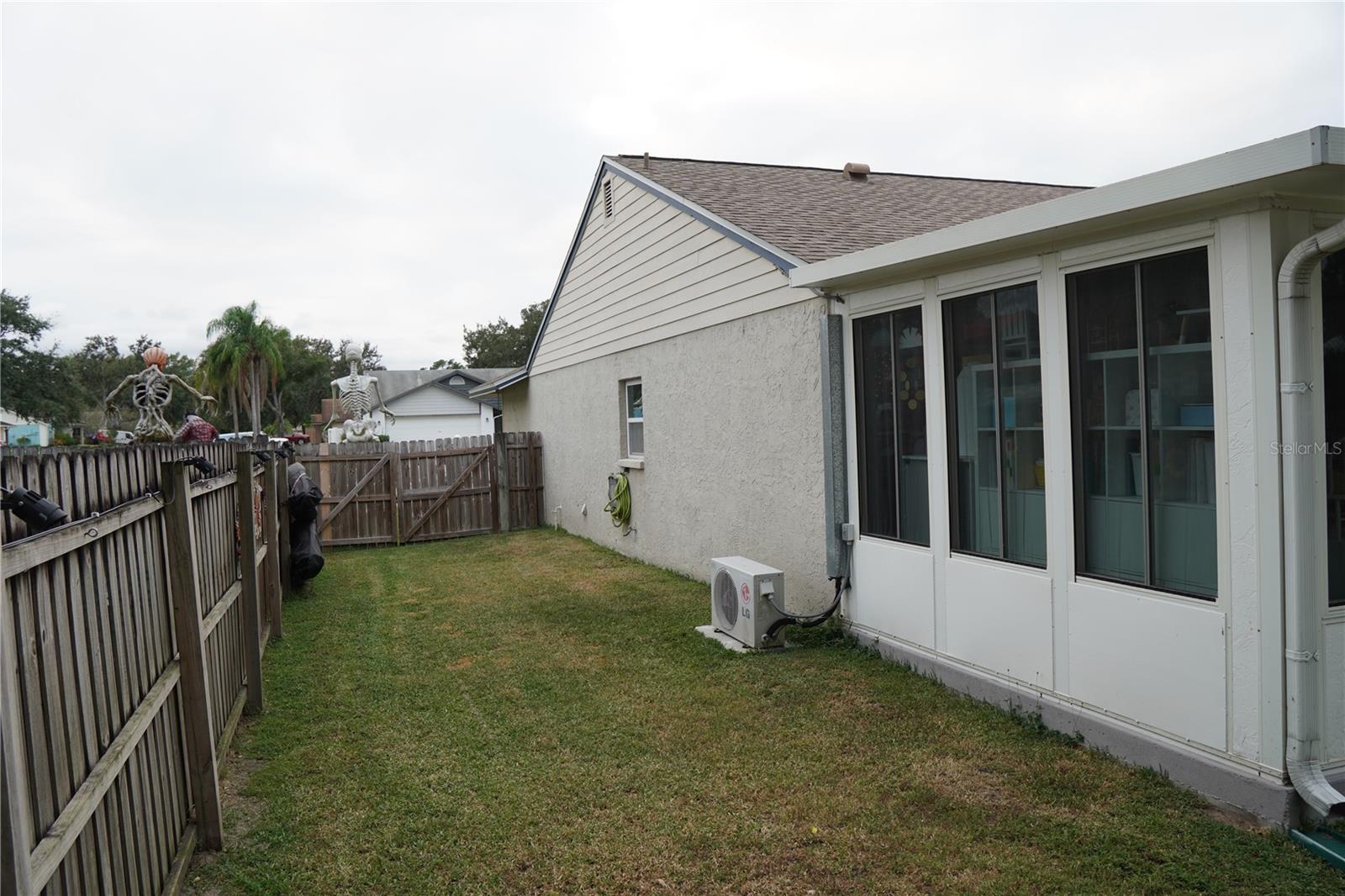 Listing photo id 5 for 1621 Southwind Drive