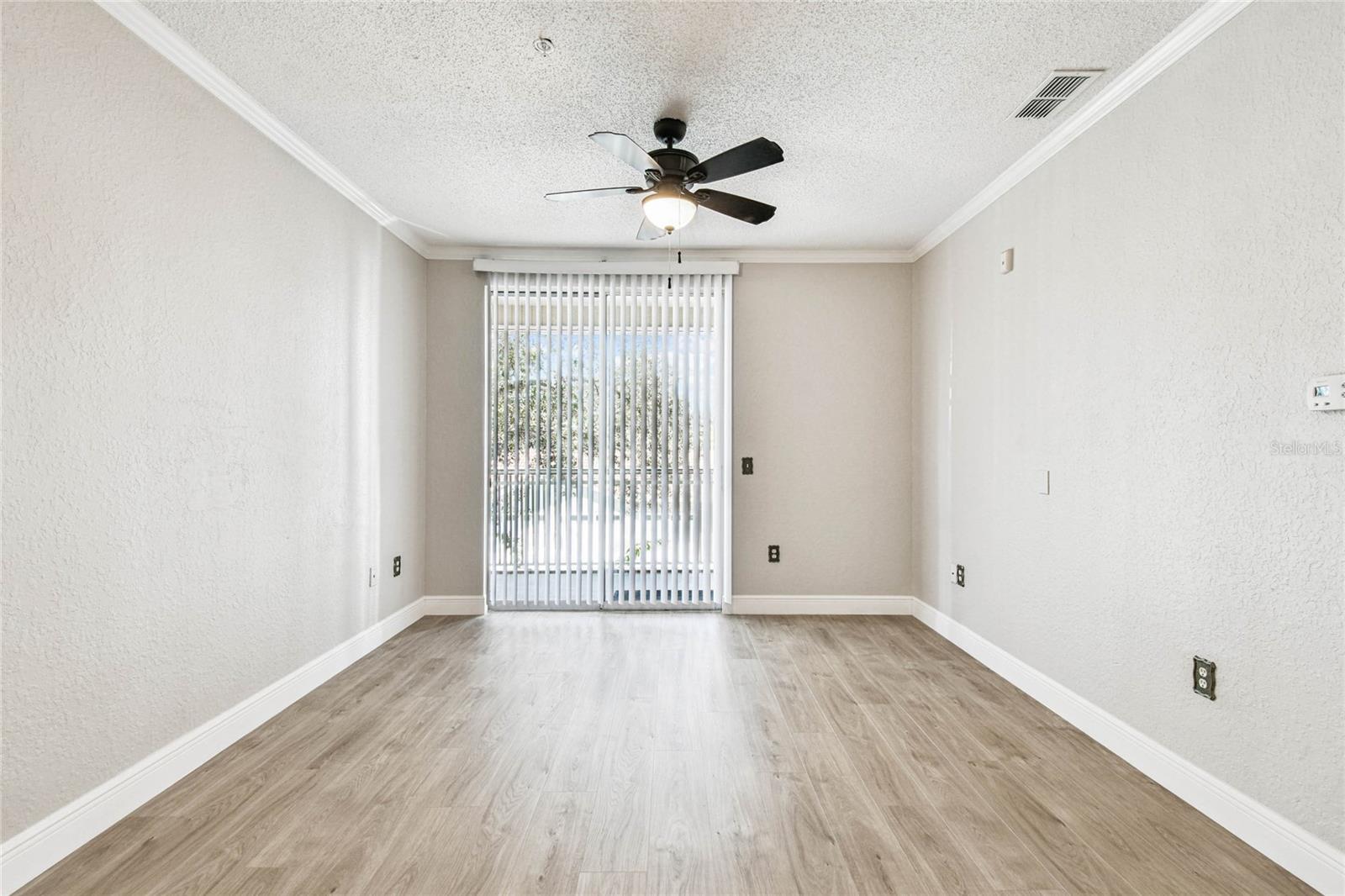 Image 24 of 60 For 18001 Richmond Place Drive 1223
