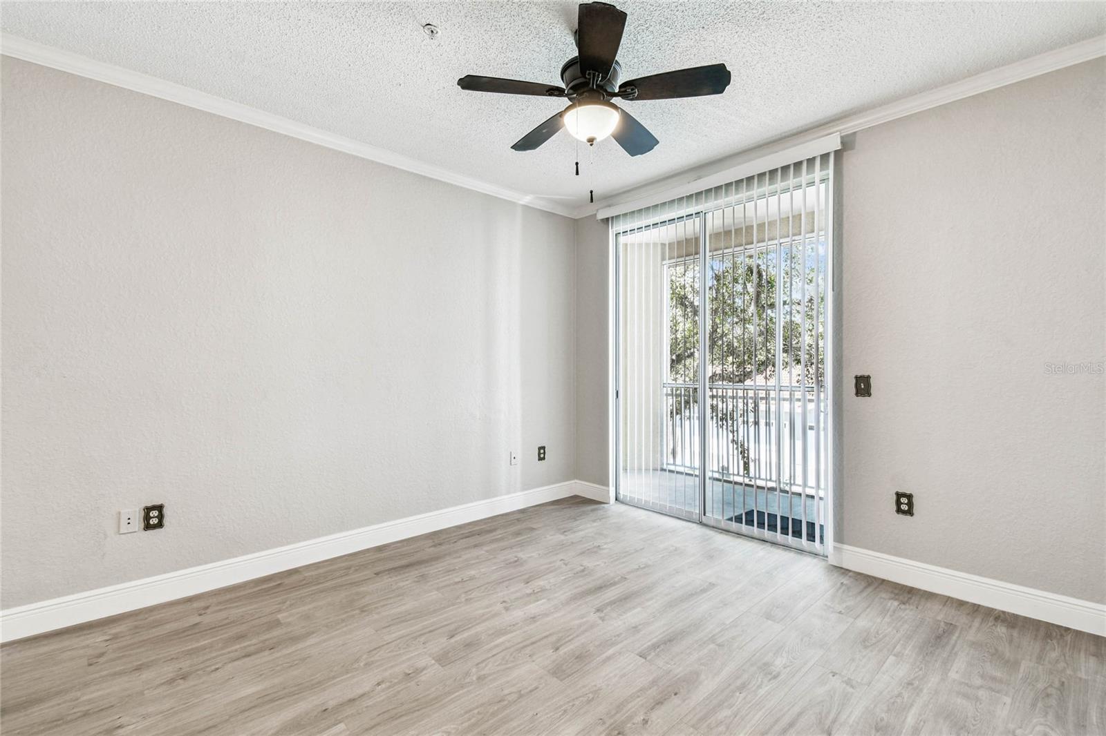 Image 25 of 60 For 18001 Richmond Place Drive 1223