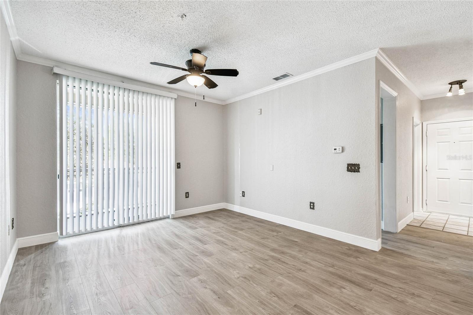 Image 29 of 60 For 18001 Richmond Place Drive 1223
