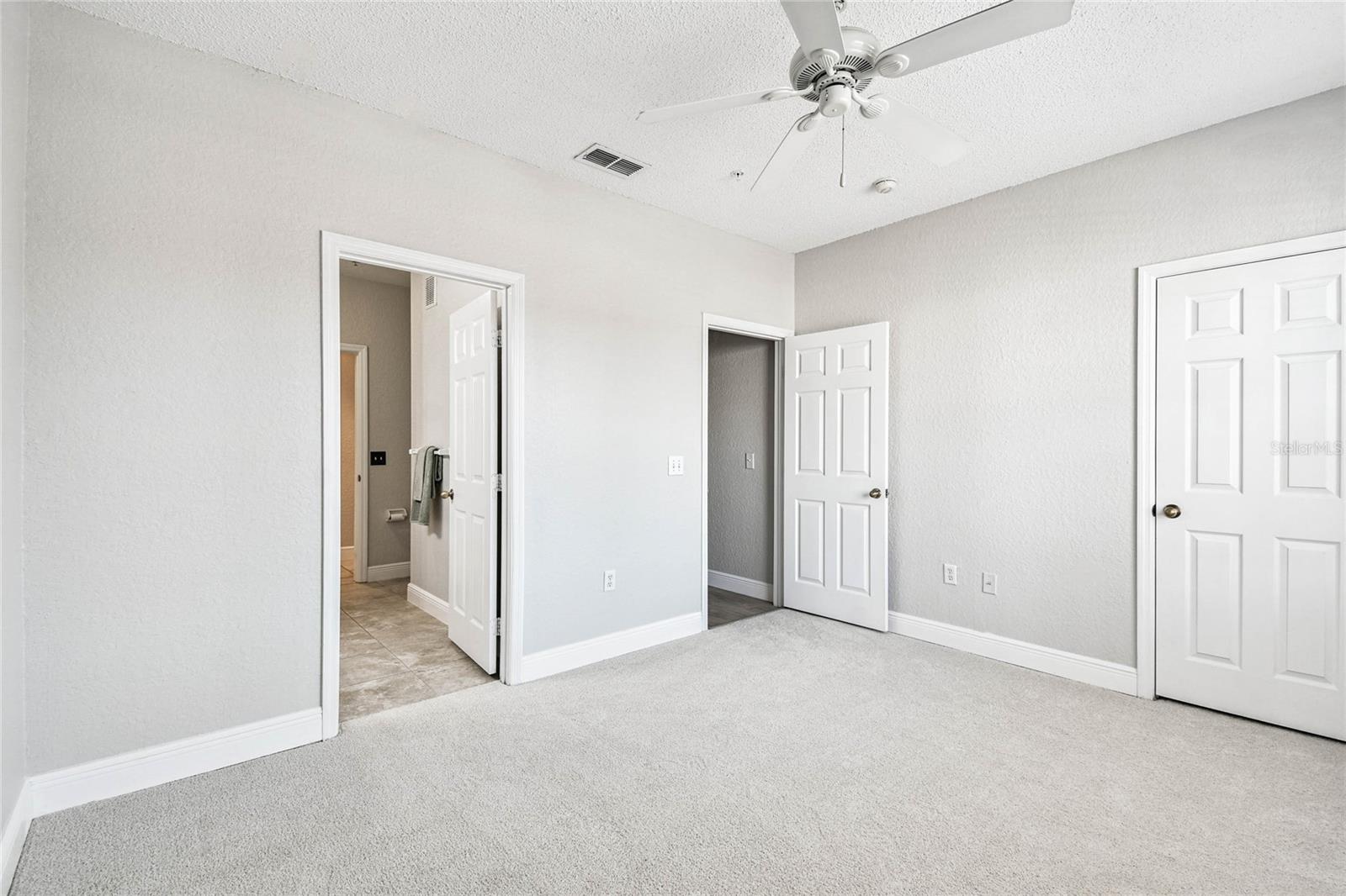 Image 35 of 60 For 18001 Richmond Place Drive 1223