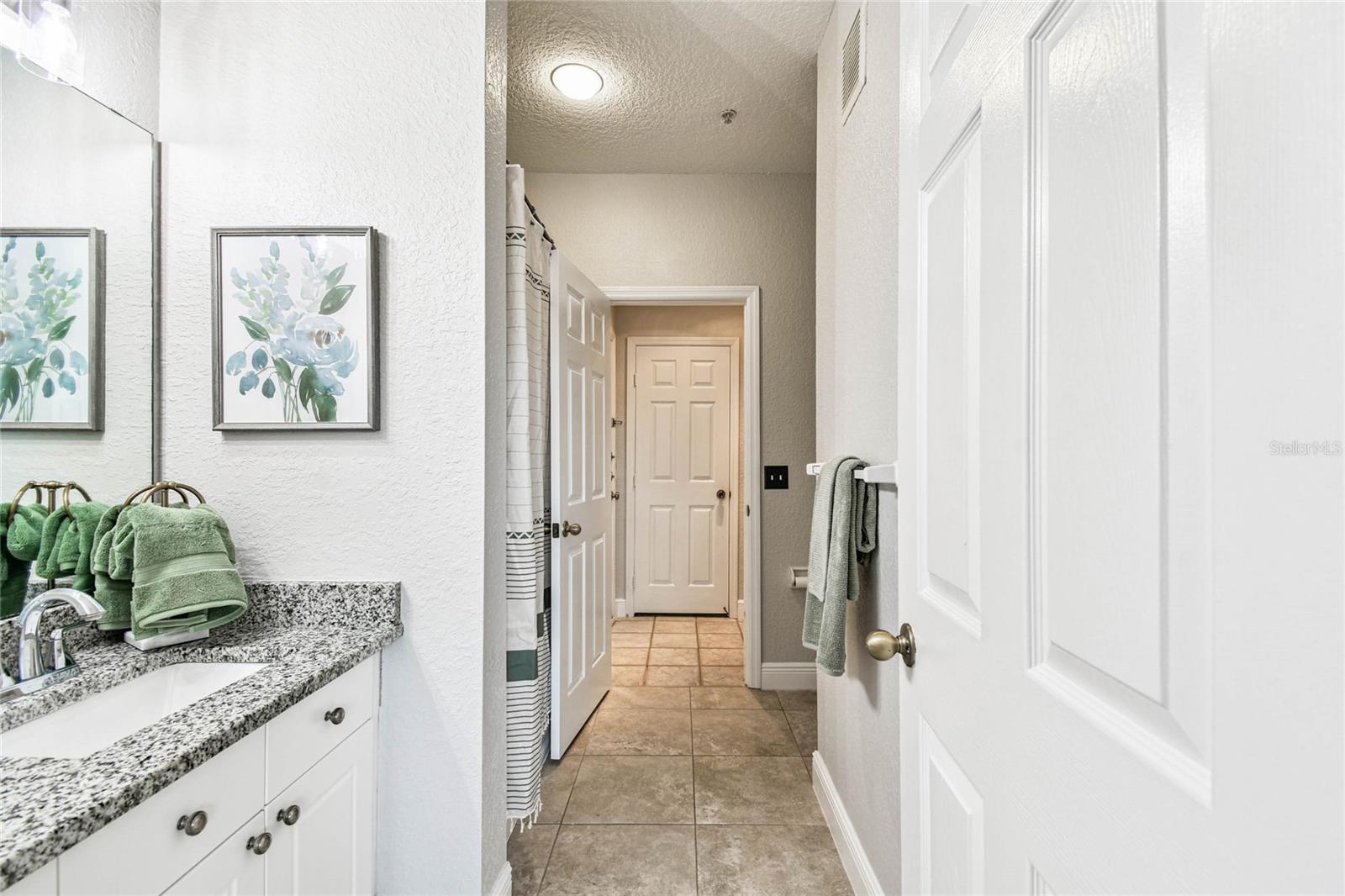 Image 37 of 60 For 18001 Richmond Place Drive 1223