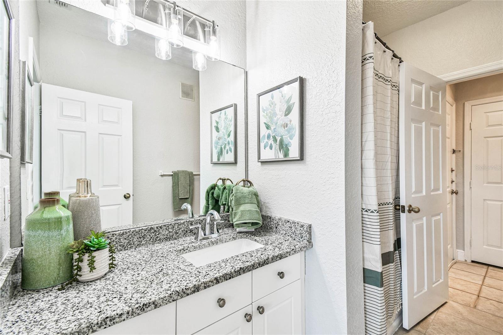 Image 38 of 60 For 18001 Richmond Place Drive 1223