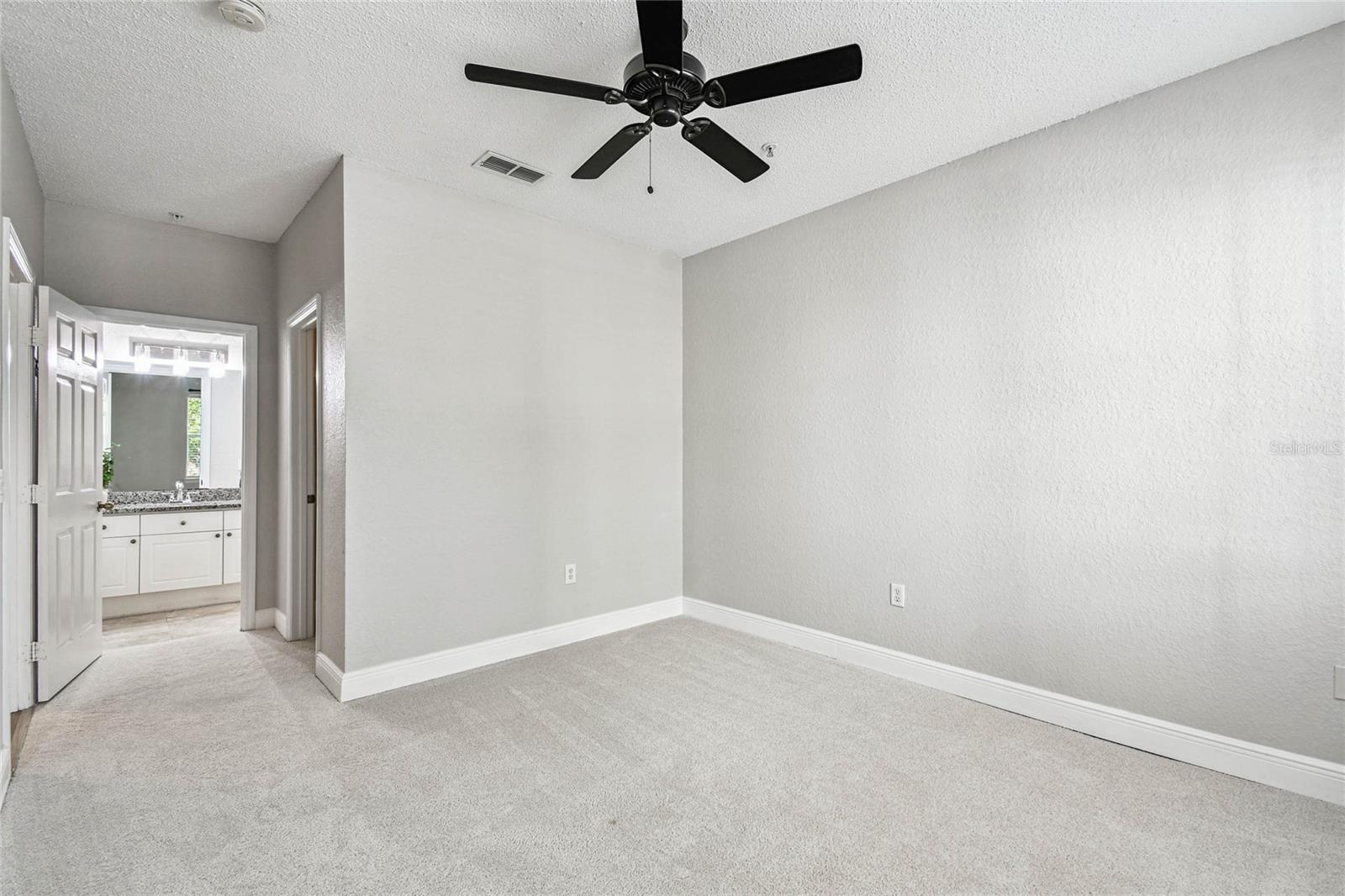Image 45 of 60 For 18001 Richmond Place Drive 1223