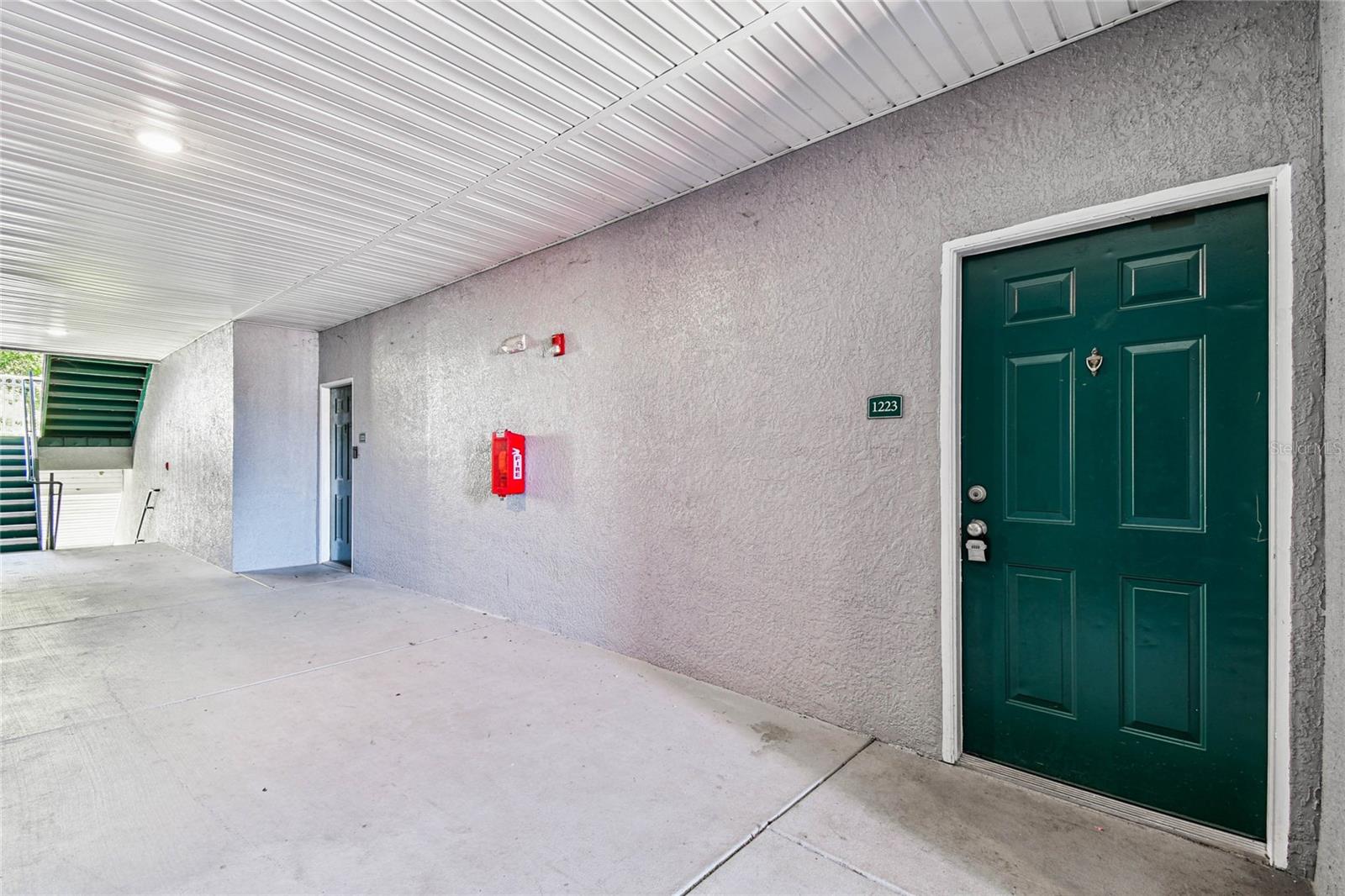 Image 5 of 60 For 18001 Richmond Place Drive 1223