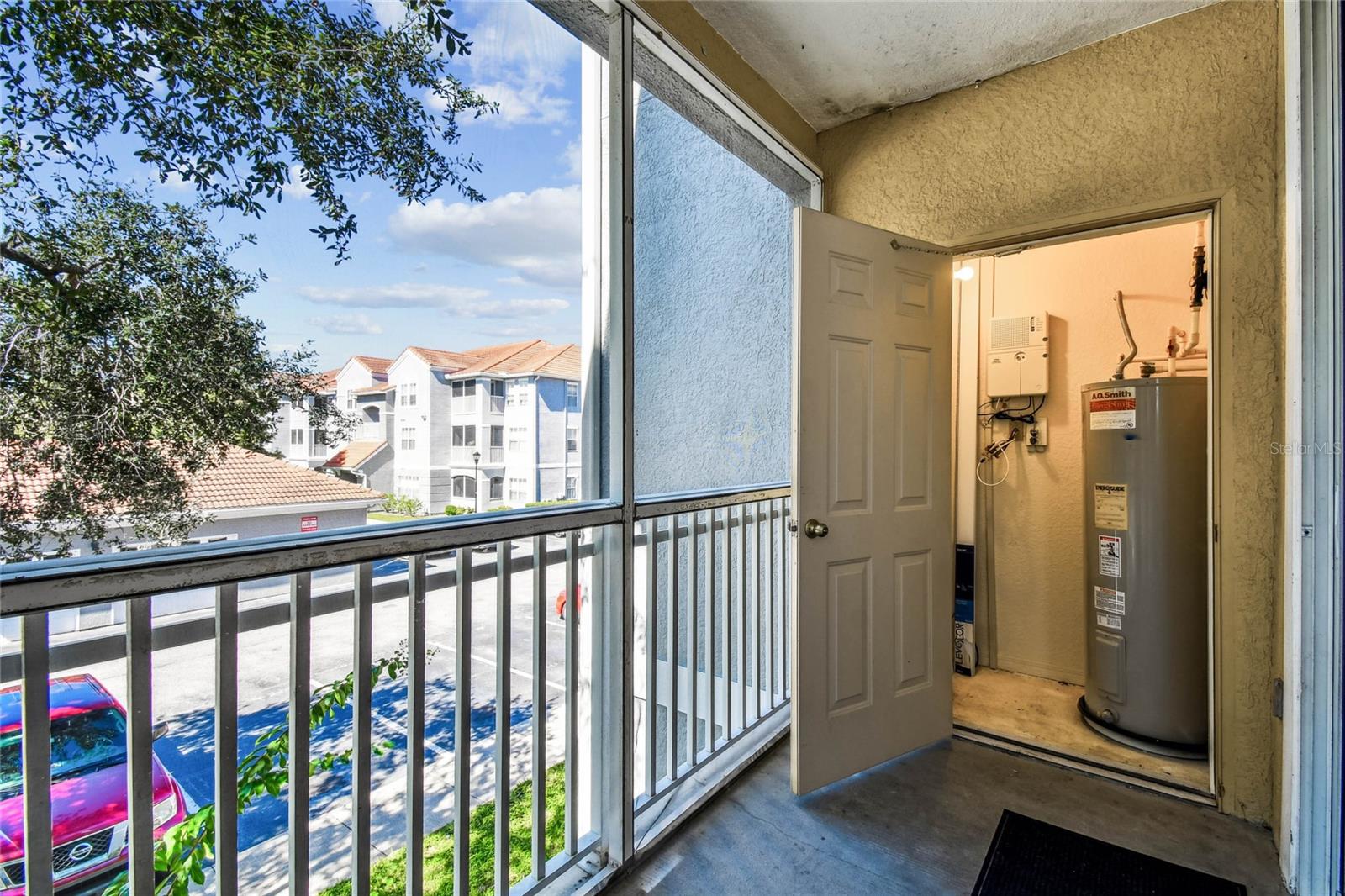 Image 50 of 60 For 18001 Richmond Place Drive 1223