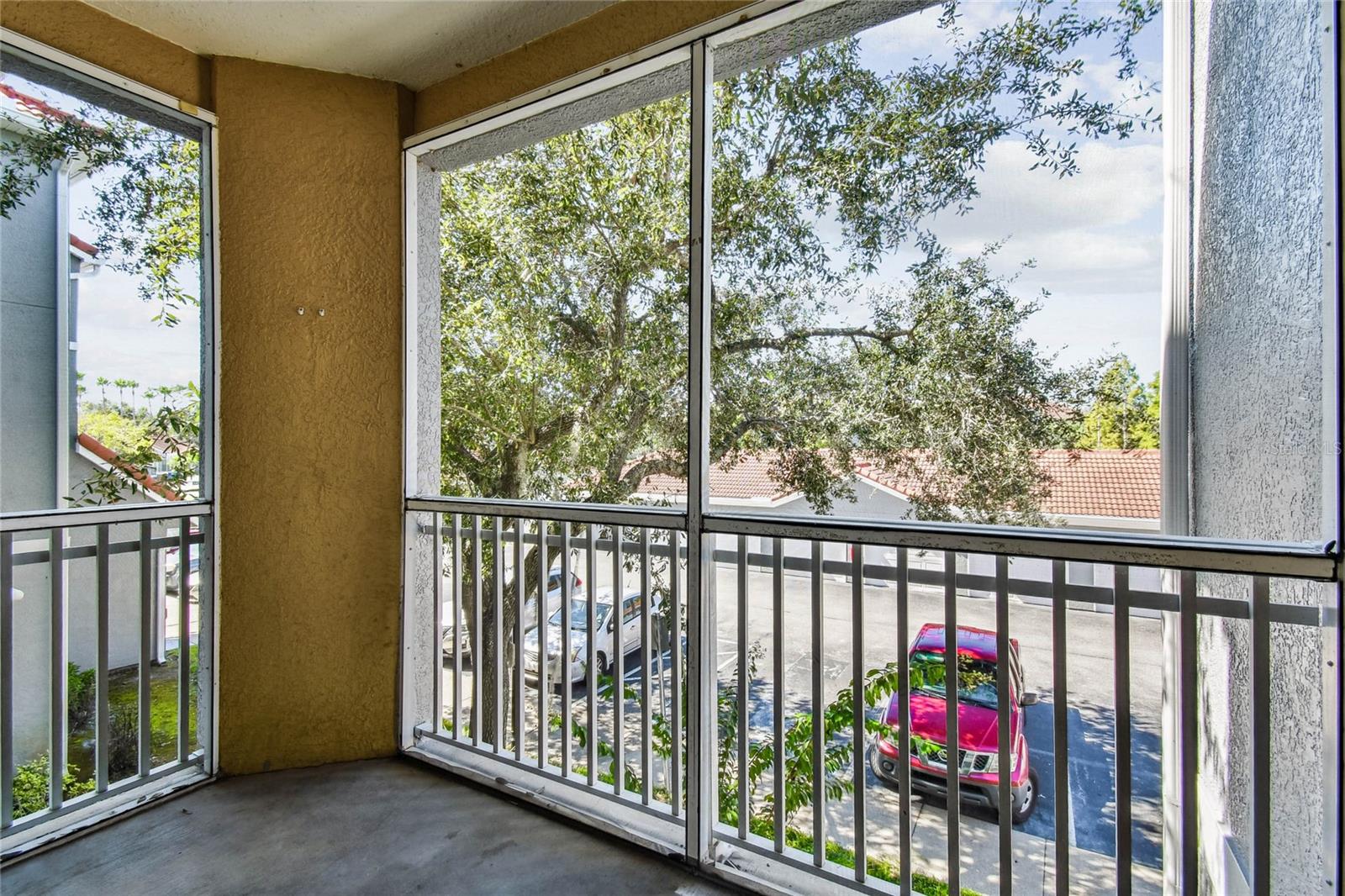 Image 52 of 60 For 18001 Richmond Place Drive 1223