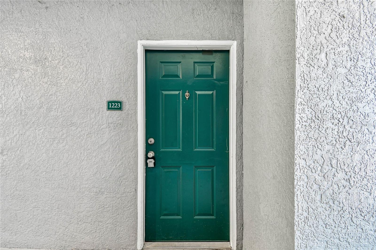 Image 6 of 60 For 18001 Richmond Place Drive 1223