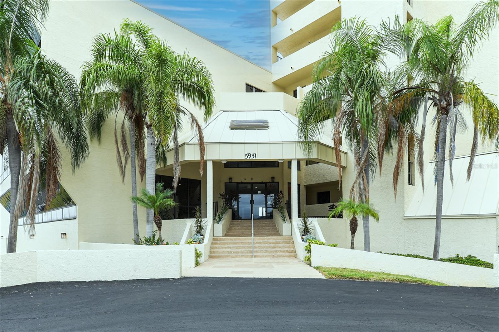 Image 2 of 28 For 6009 Sea Ranch Drive 114